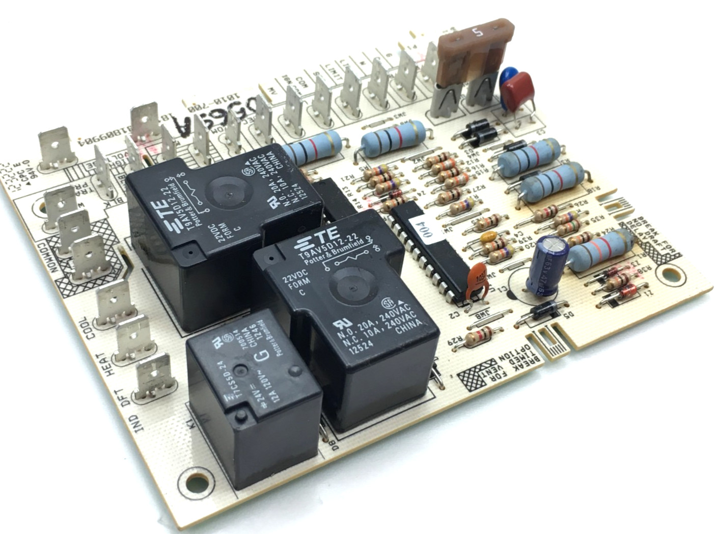 Goodman 1010-700 Furnace Control Circuit Board B1809904 used #D569A