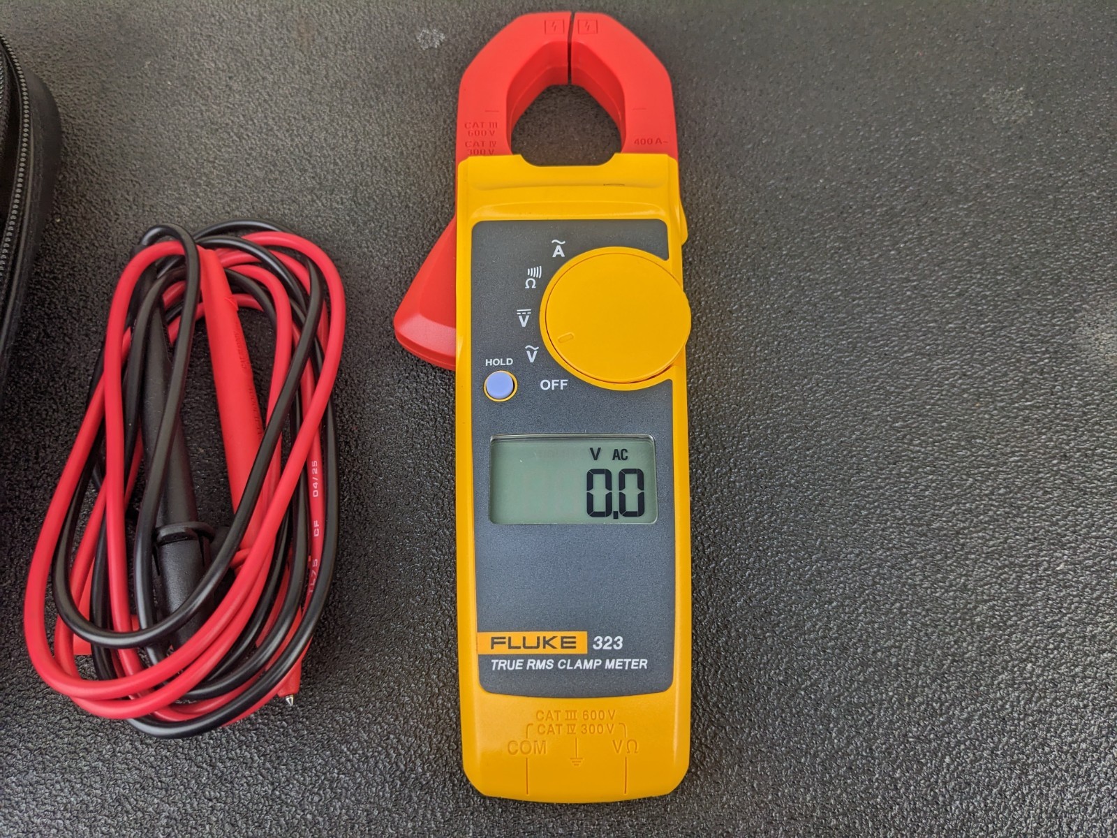 #bp048 Fluke 323 400A AC 600V True-RMS Clamp Meter New