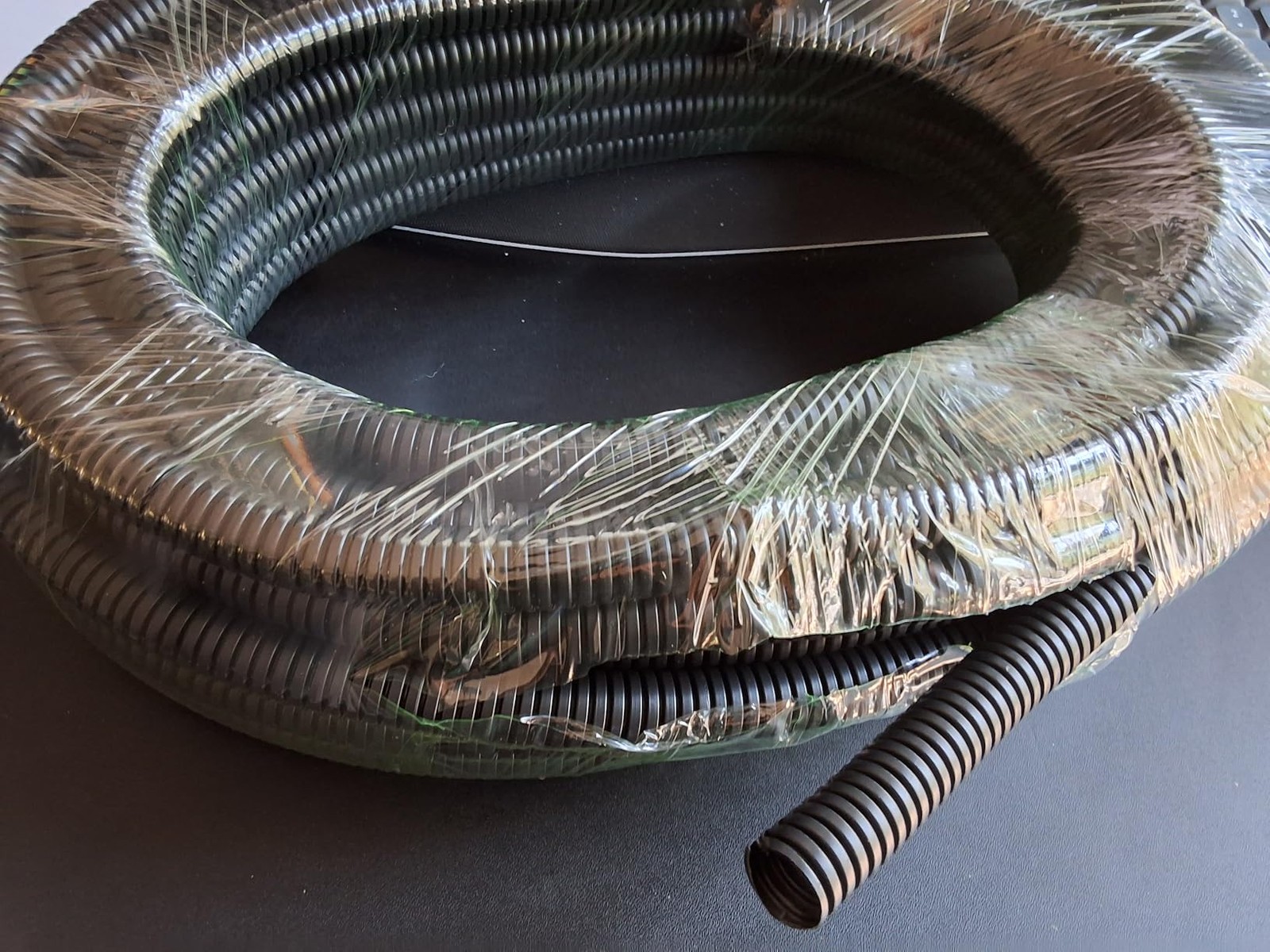 100 FT 1/4” Wire Loom Split Tubing Auto Wire Conduit Flexible Cover all size