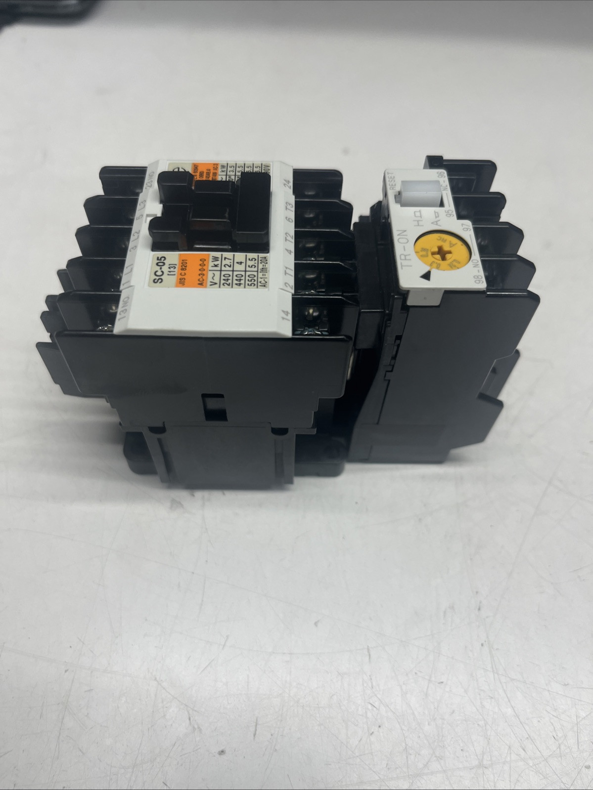 Fuji Electric Contactor 20A SC-05 [13] 3PH 100-110V 50/60Hz SC-05 w/TR-0N/3