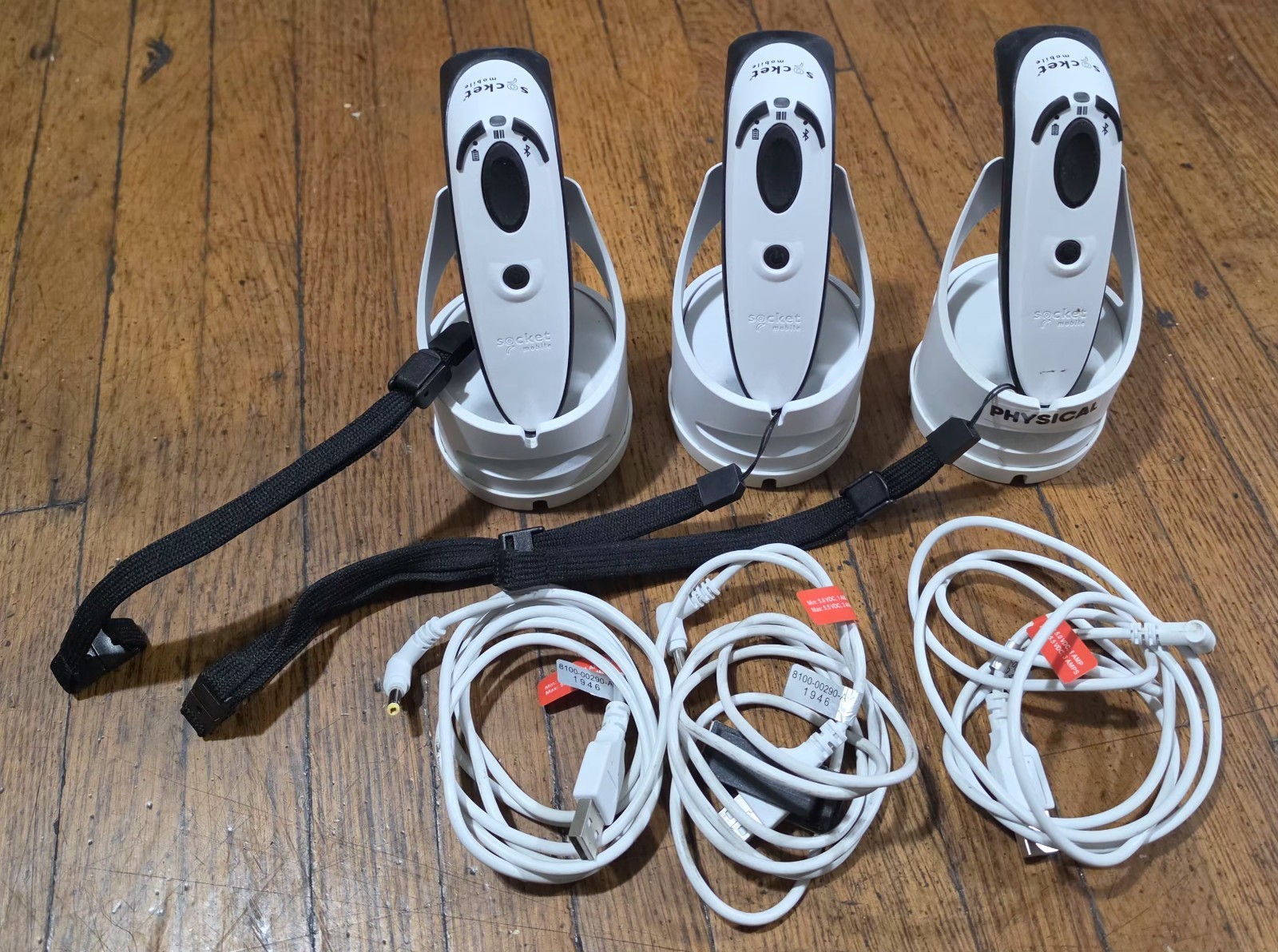 SOCKET MOBILE D700 Barcode Scanners with Docking Stations -PRICE IS FOR 1 UNIT!