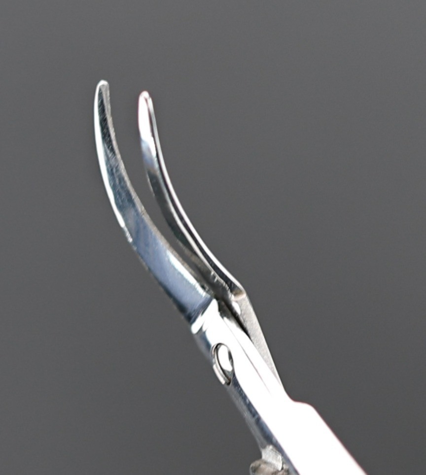Storz E3301 Castroviejo Corneal Section Scissors, 18mm Left, 110mm (4.3″)