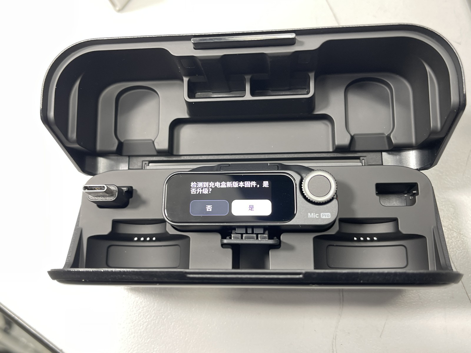 Insta360 Mic Pro 2-Person Wireless System (2.4 GHz)