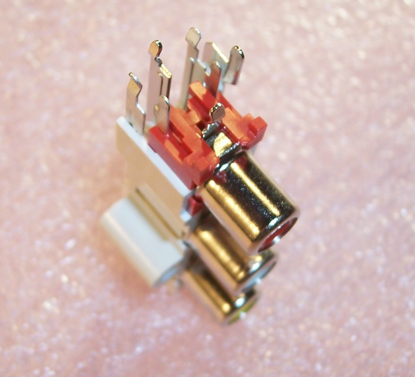 QTY (10) TRIPLE RCA PIN JACKS VERTICAL PCB MOUNT JPJ6422-01-432 HOSIDEN Y/W/R