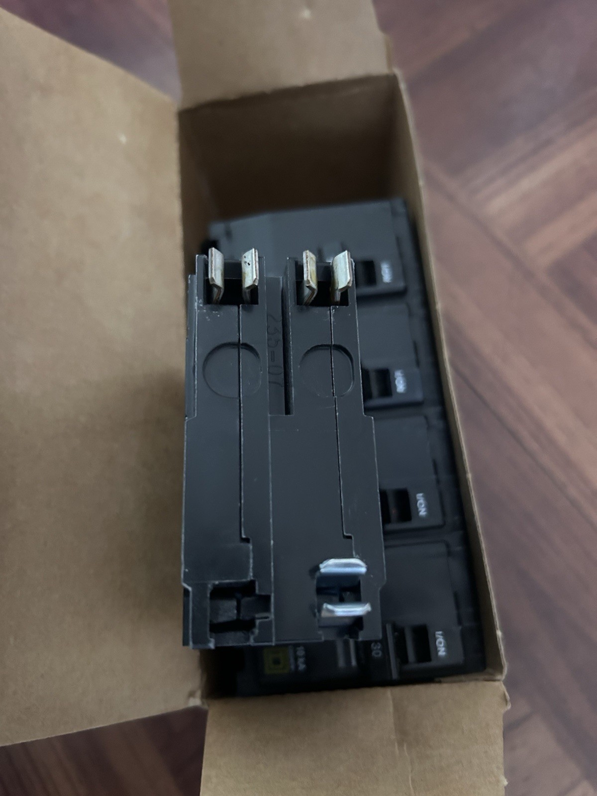 Square D QO230 30A 2-Pole 120/240V Plug-On Circuit Breaker Trip Ind, 5Pk