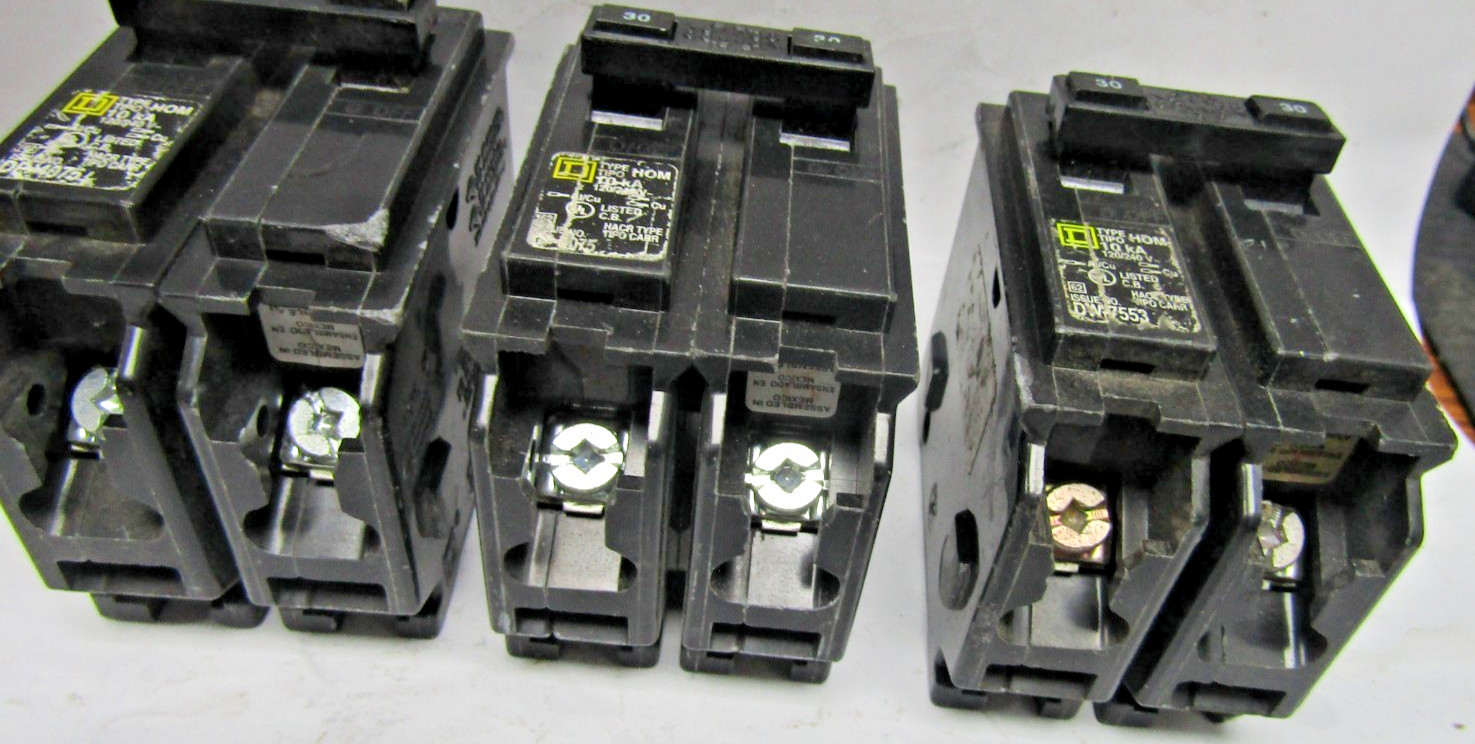 ✌️3) NEW SQUARE D HOM230 30AMP 2POLE 240 VOLT CIRCUIT BREAKER TYPE HOM LOT OF 3