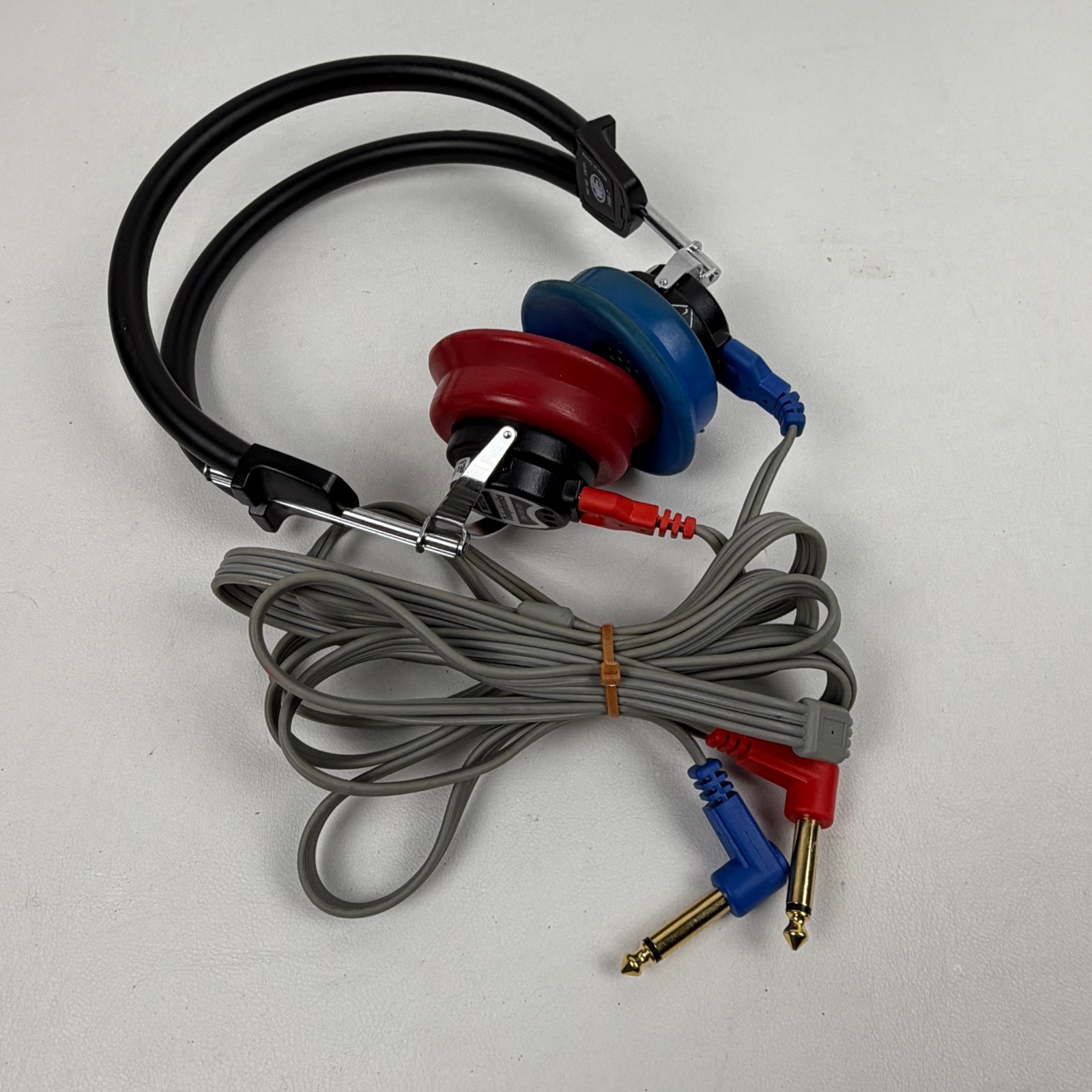 AMBCO 650A Audiometer Hearing Test System w/ Headphones & Response Switch