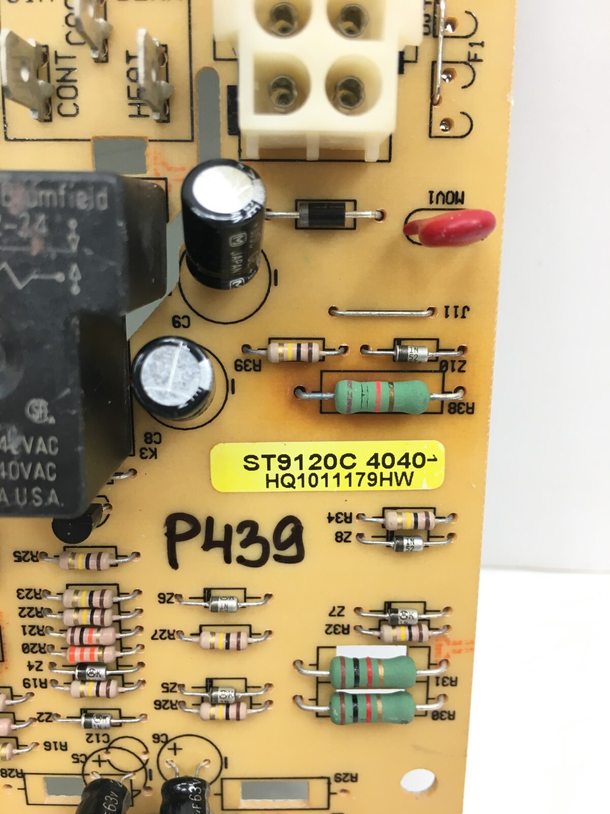 HONEYWELL ST9120C4040 Furnace Control Circuit Board HQ1011179HW used #P439