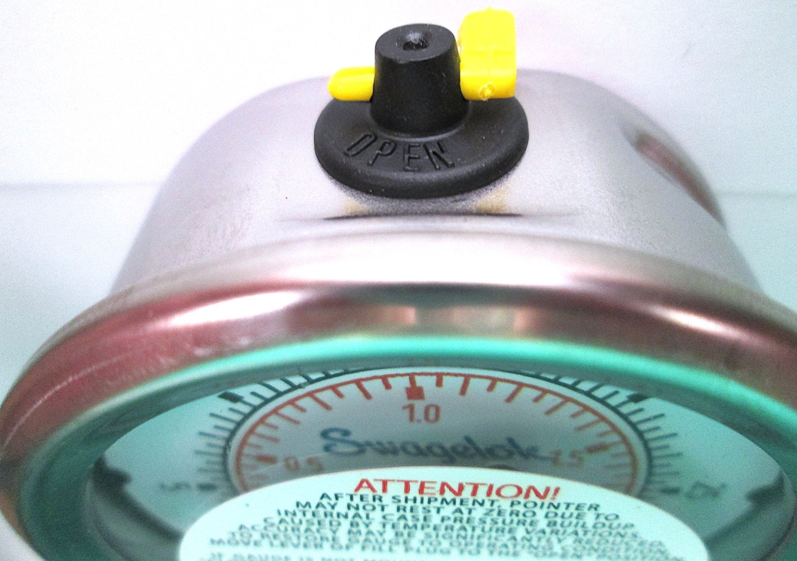 SWAGELOK, PGI-63C-PG30-LAOX, O-30 PSI, 1/4″ MNPT, NONLIQUID FILLED, GAUGE, S