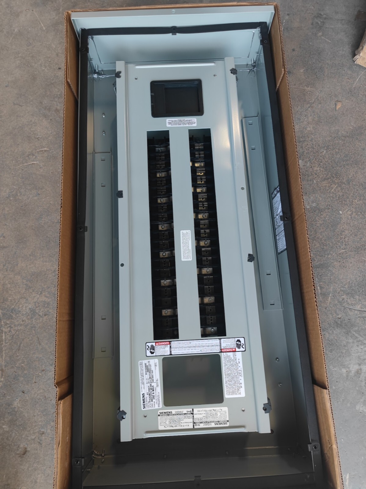 SIEMENS 250 AMP PANELBOARD 480 277 V 3PH 4W 42 Cir NEMA 3R Outdoor Enclosure