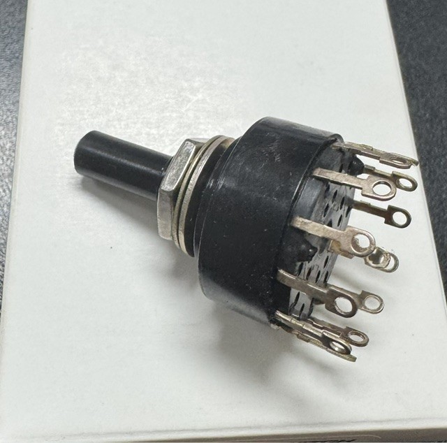New Old Stock 8 Pc Electroswitch C5P0112N-A Rotary Switch 02-12POS/1P/1SECTION