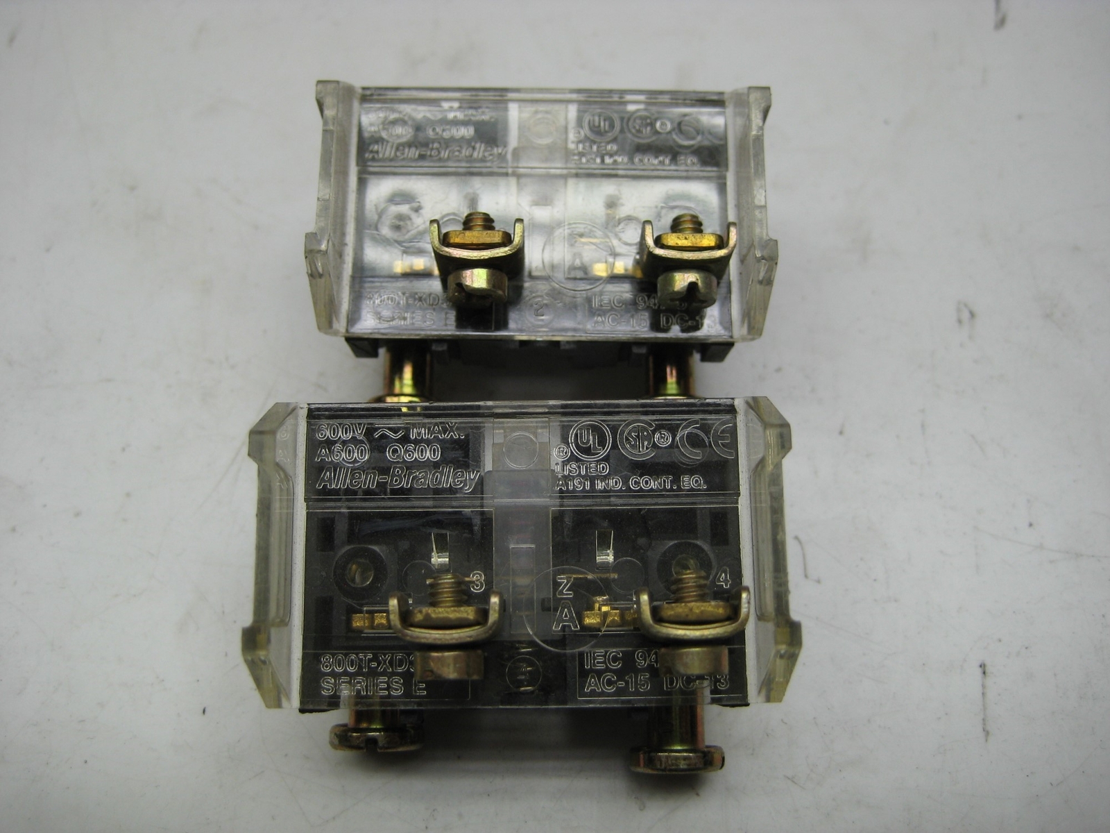 ALLEN BRADLEY 800T-XD3 SER.E CONTACT BLOCK LOT OF 2 NSNP