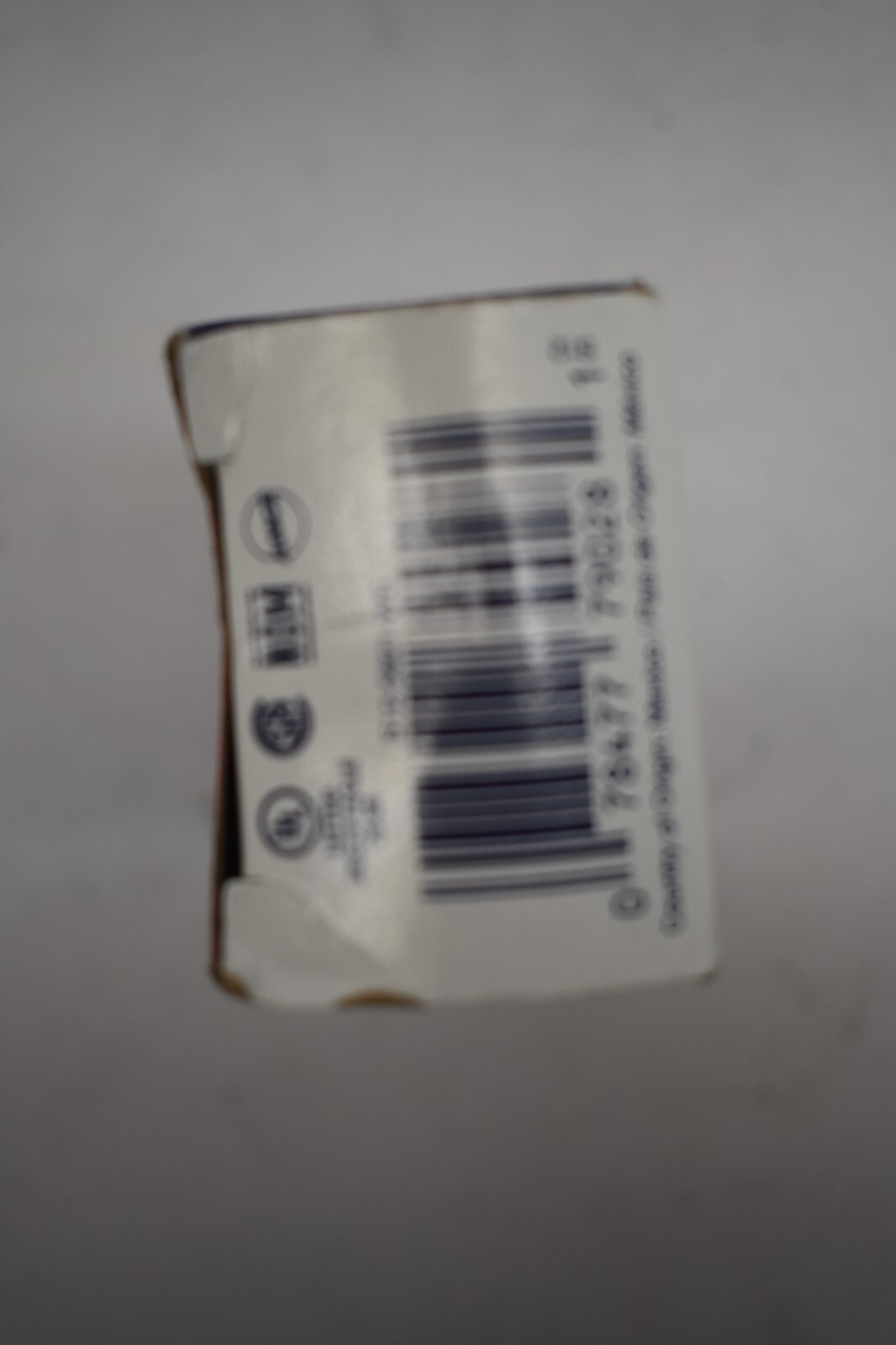 Leviton White 2 Pole 3 Wire Self Grounding 20A Single Outlet S12-5821-WS