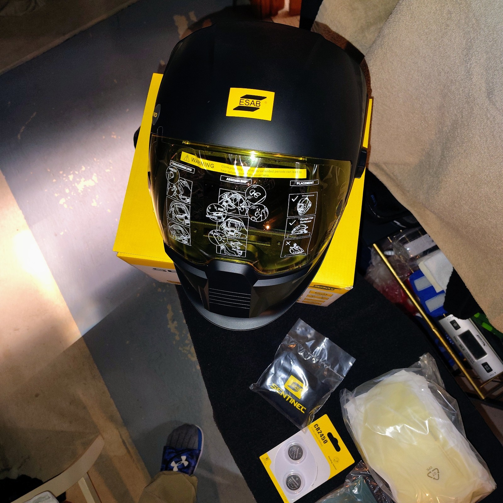 ESAB Sentinel A-60 Auto-Darkening Welding Helmet 3/5-13 4 Sensor Black
