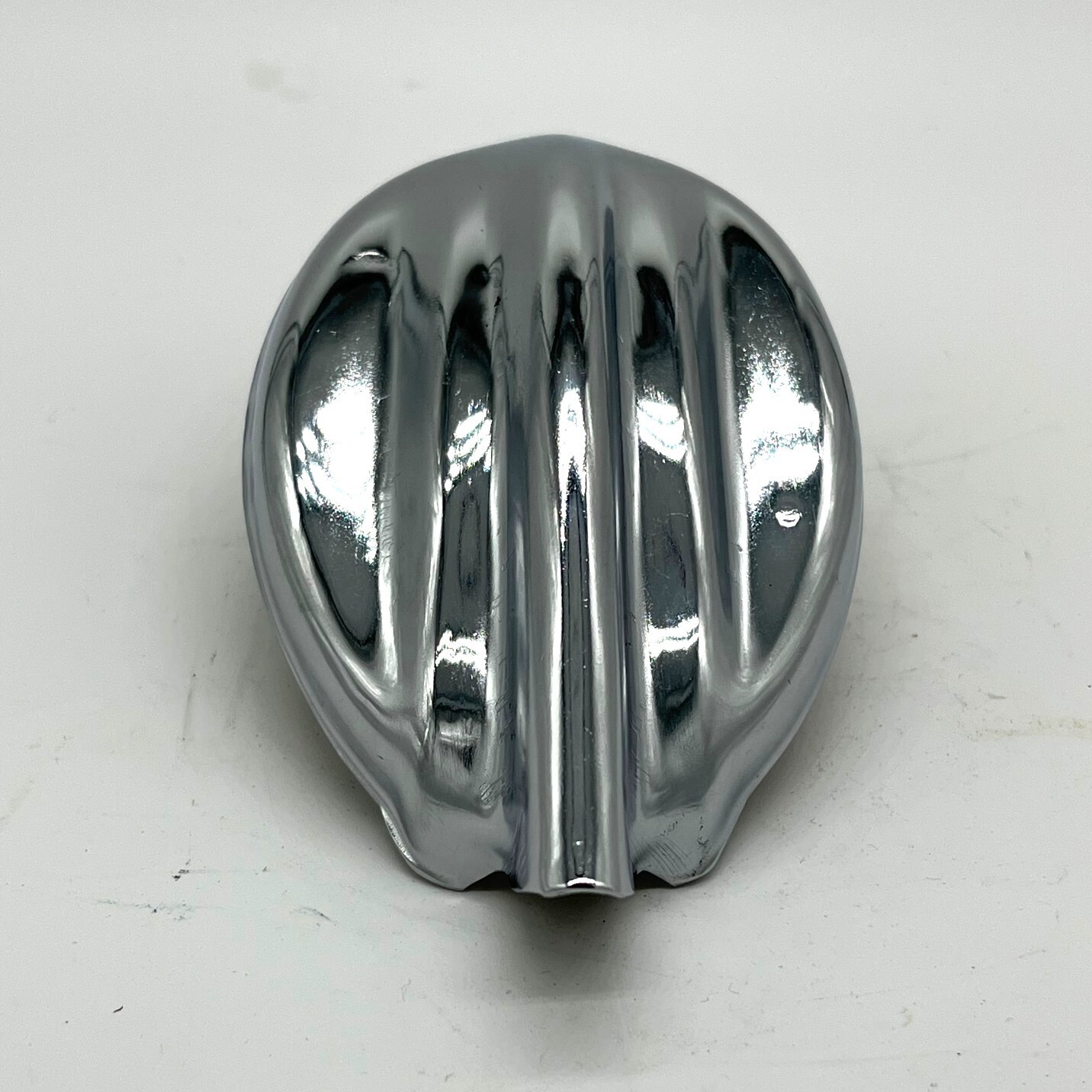 Chrome «Winged» Type Radiator Cap (4 LBs) fits Ford 9N, 2N, 8N Tractor 2N8100A