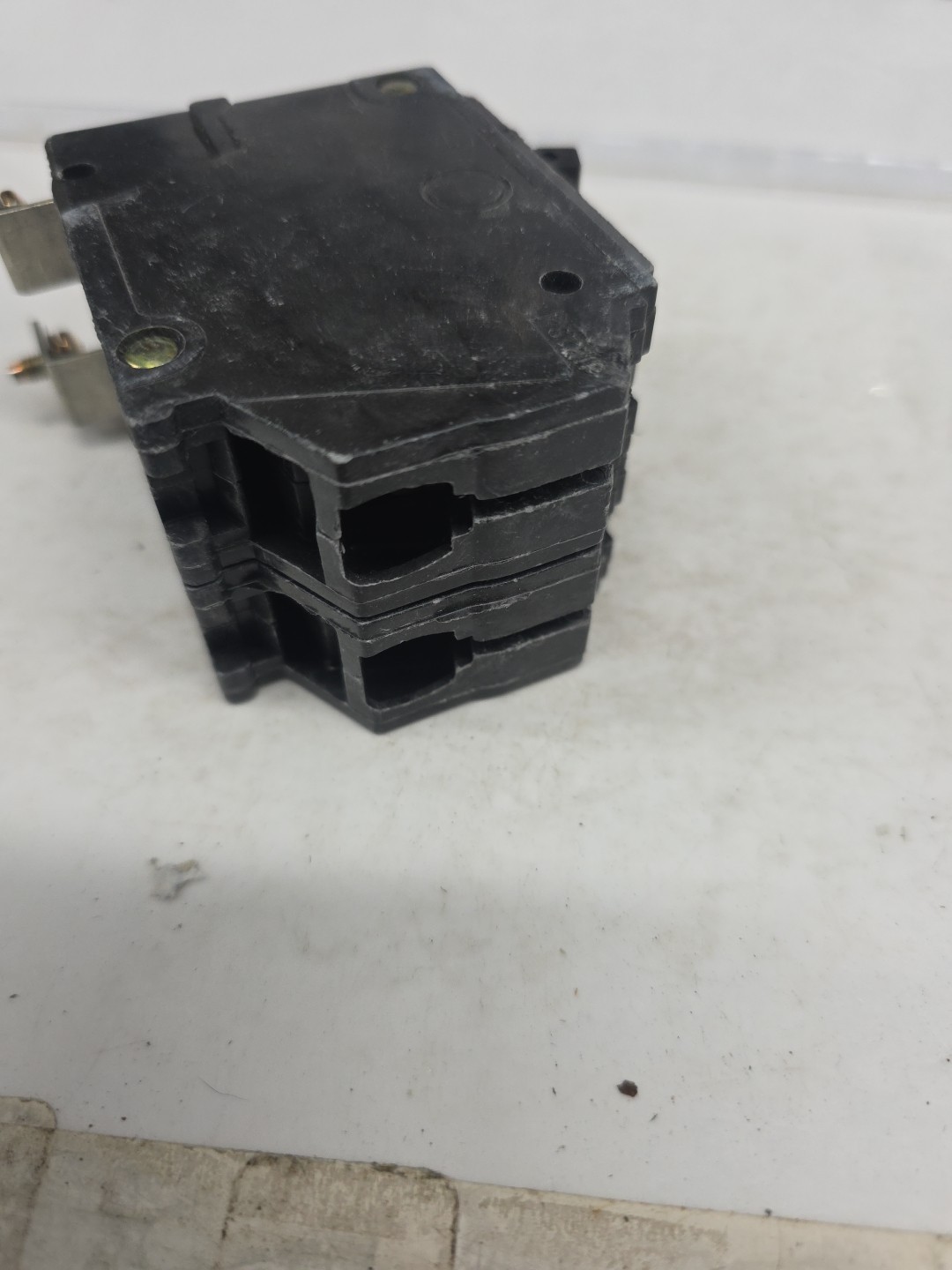 GE THQB2130 30 Amp 120/240 VAC 2 Pole Type THQB Bolt-On Circuit Breaker Checked