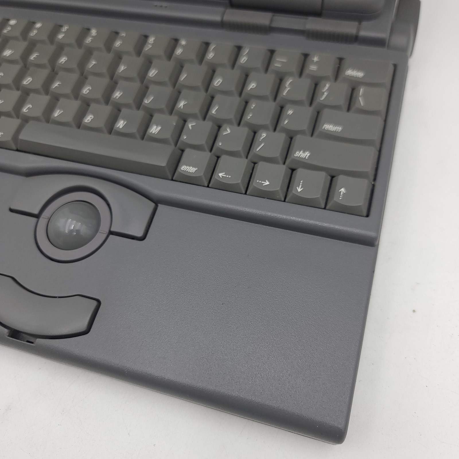 Apple Macintosh PowerBook 160 M4550 Vintage Laptop Powers On For Parts or Repair