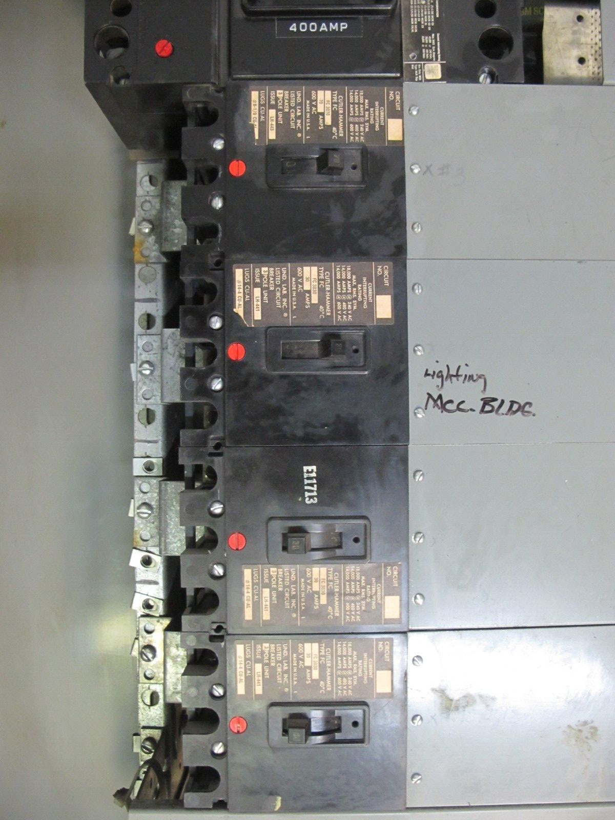 Cutler Hammer MP40 600 Amp Main Lug Breaker Panelboard 600V 3-PH 4W 600A Panel