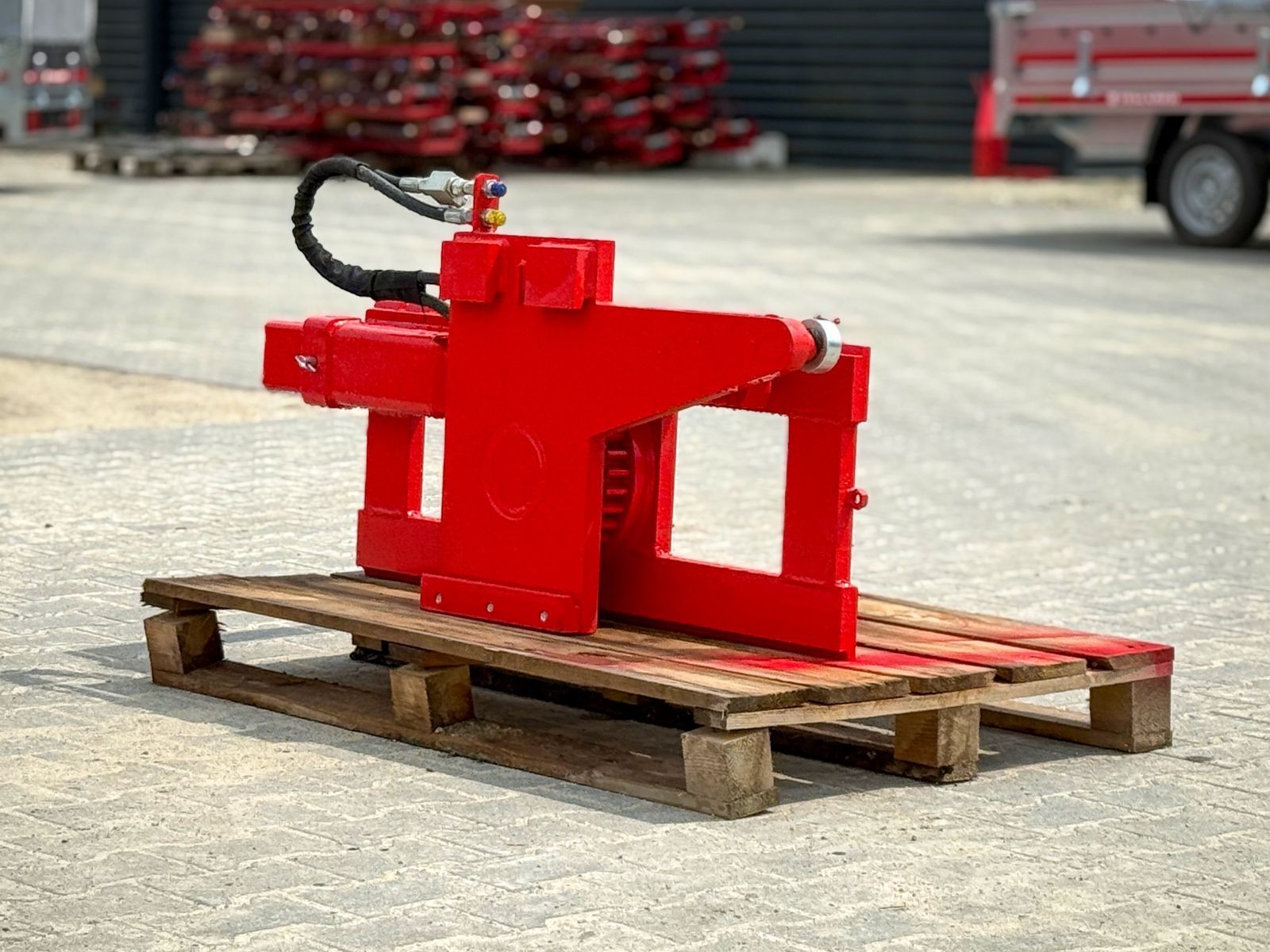 Crate turning device for forklift with holding arm FEM2 ISO2 pallet turner lathe