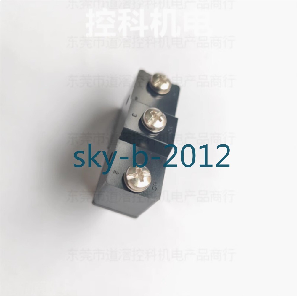 1 PCS NEW IN BOX A-20GV22-B Omron generally uses basic switches