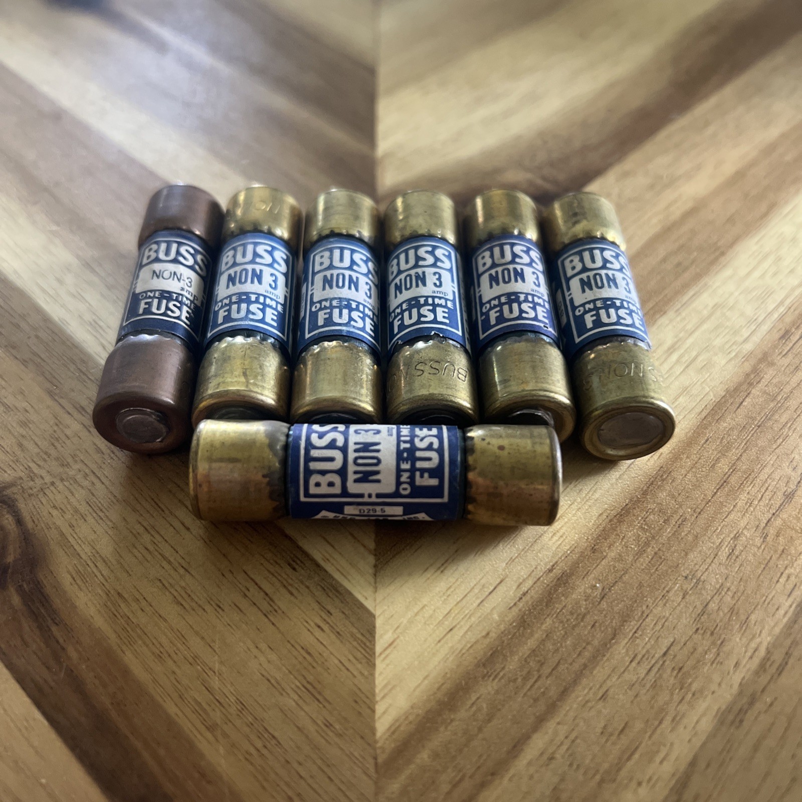 Lot of 7 – BUSSMANN BUSS NON-3 250V 3A ONE-TIME FUSE