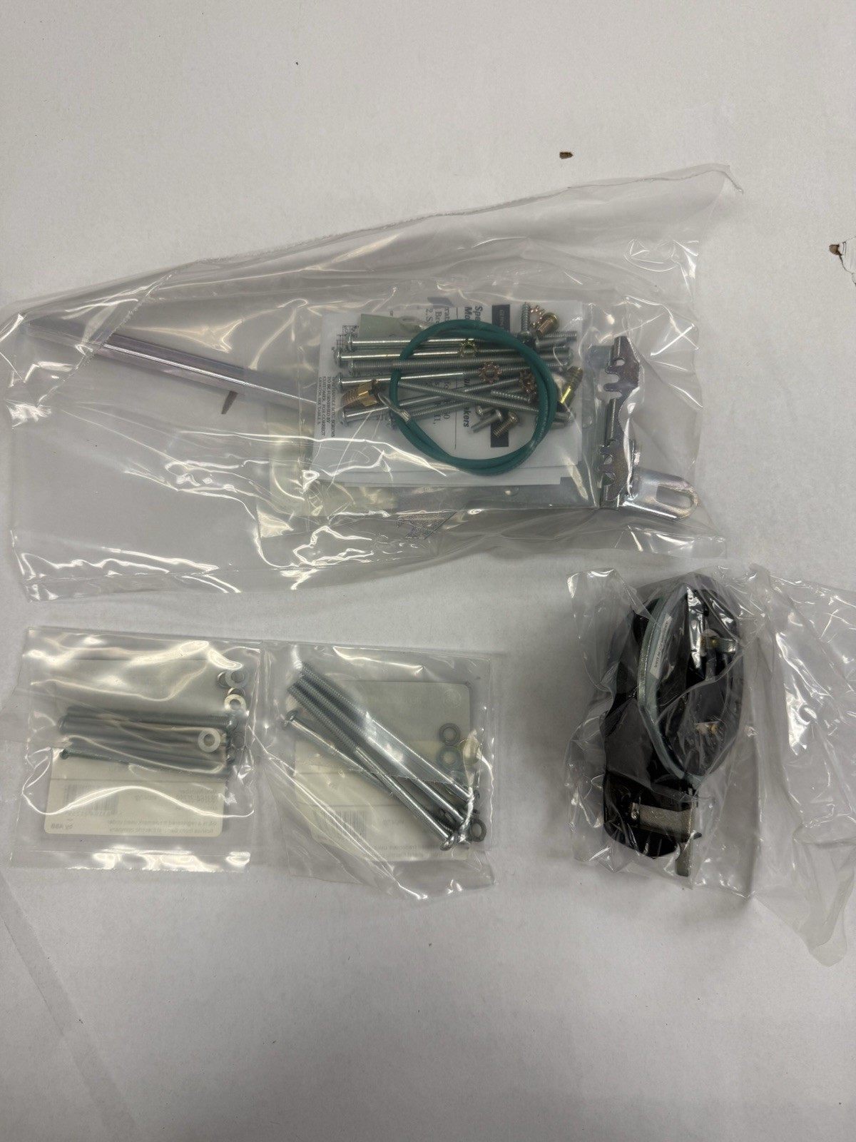 SEFHM2 GE SPECRA CIRCUIT BREAKER OPERATING MECHANISM, W/ ROTARY HANDLE AND SHAFT
