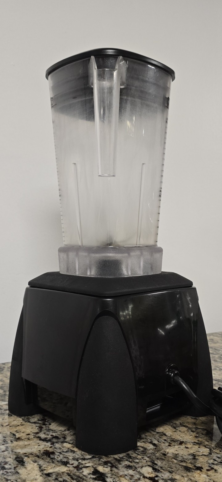 Waring MX1000XTX Commercial Blender 3.5 HP 64 oz Manufactured December 07-2024.
