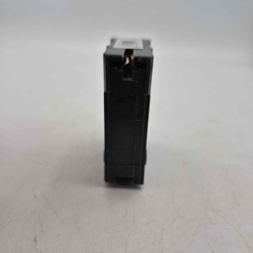 Eaton BR120, Circuit Breaker, J10