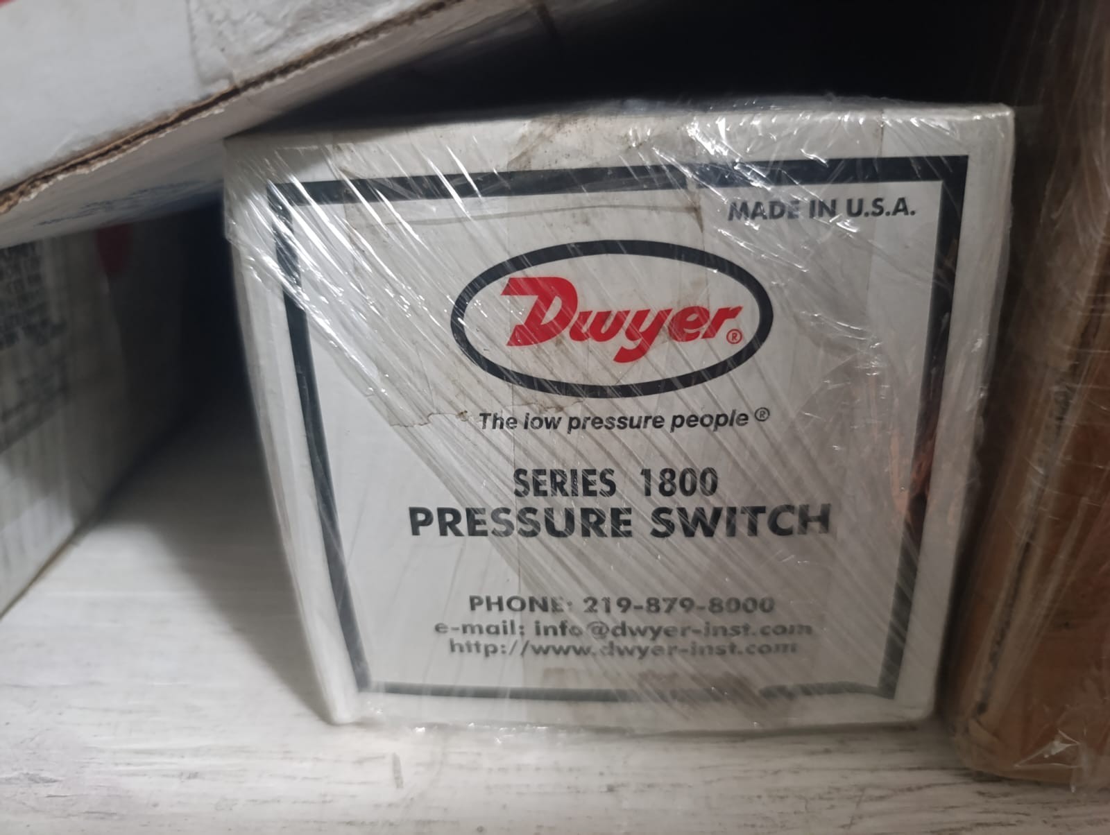DWYER MODEL 1823-10 DIFFERENTIAL PRESSURE SWITCH