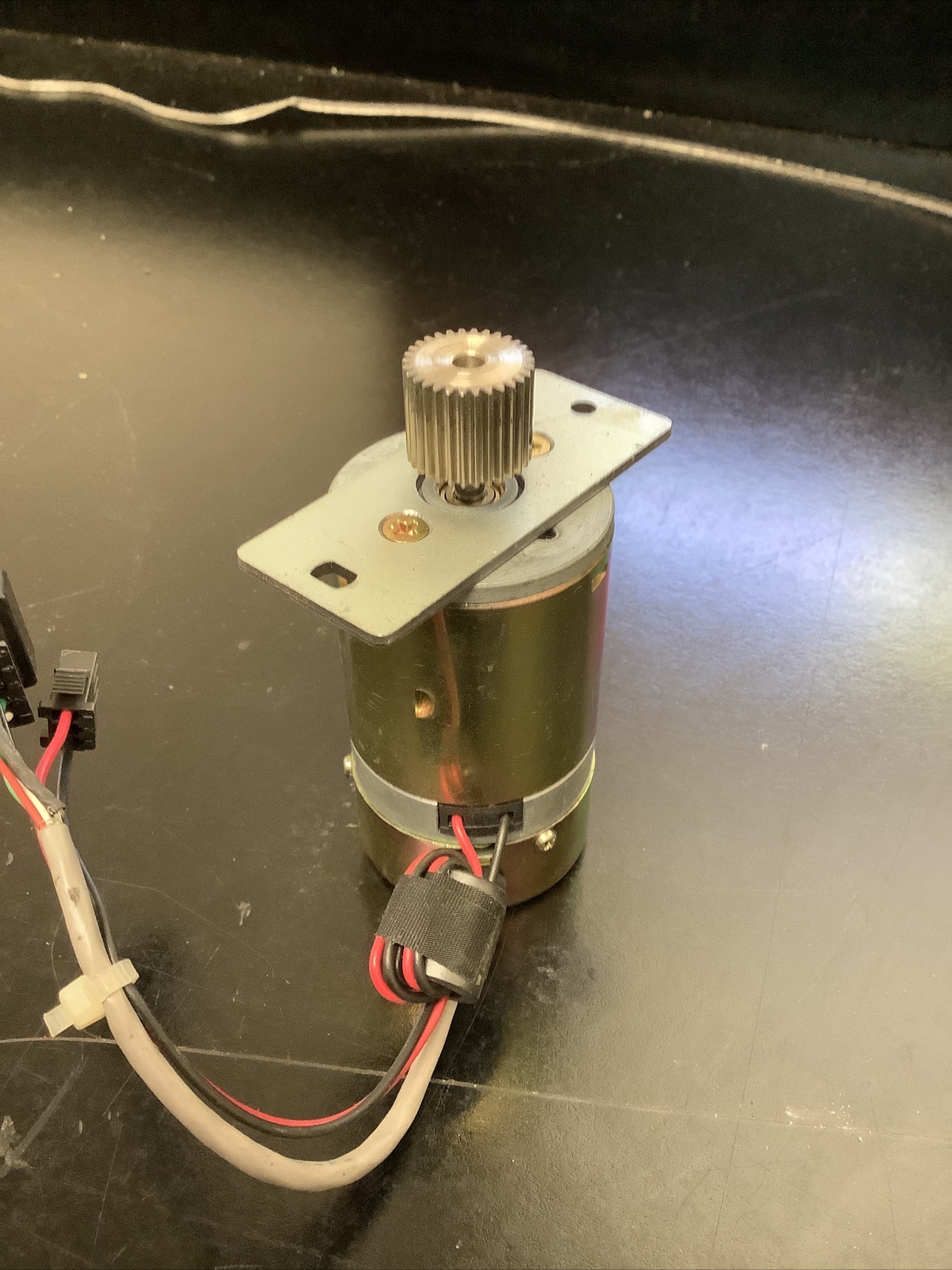 Copal DC Servo Motors with Encoder Feedback LC38RM-009-500 12KM