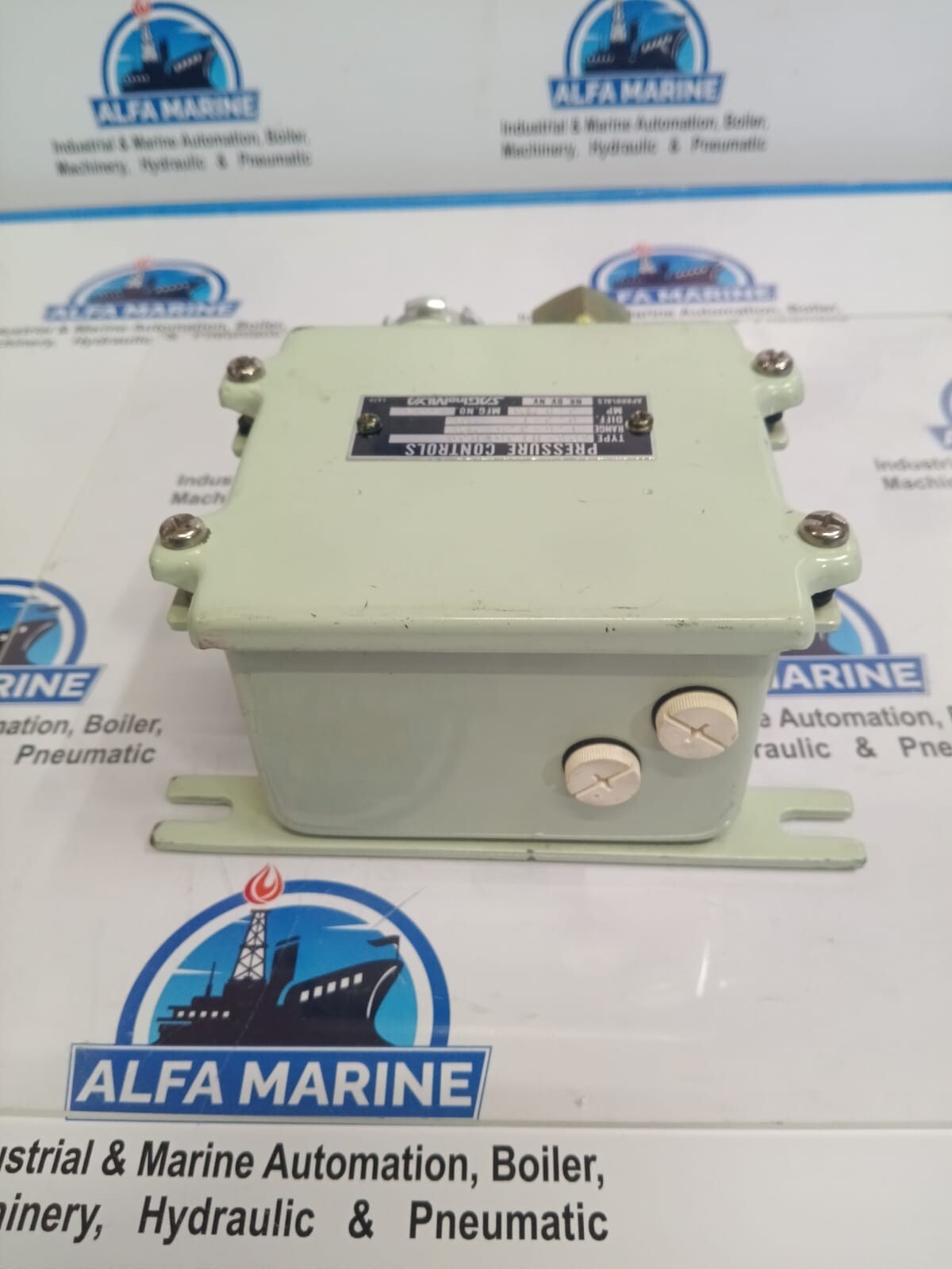 Saginomiya SPS-H135WU3Q Pressure Controls