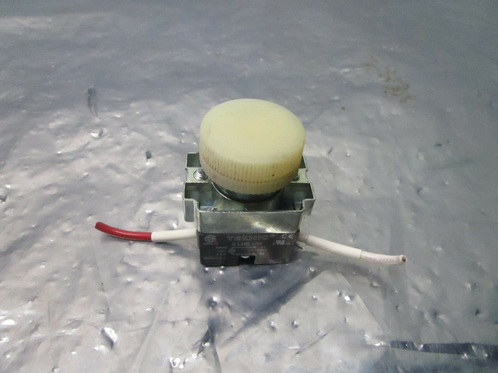 3 Teknic 2LHB130 Pushbutton, 101171