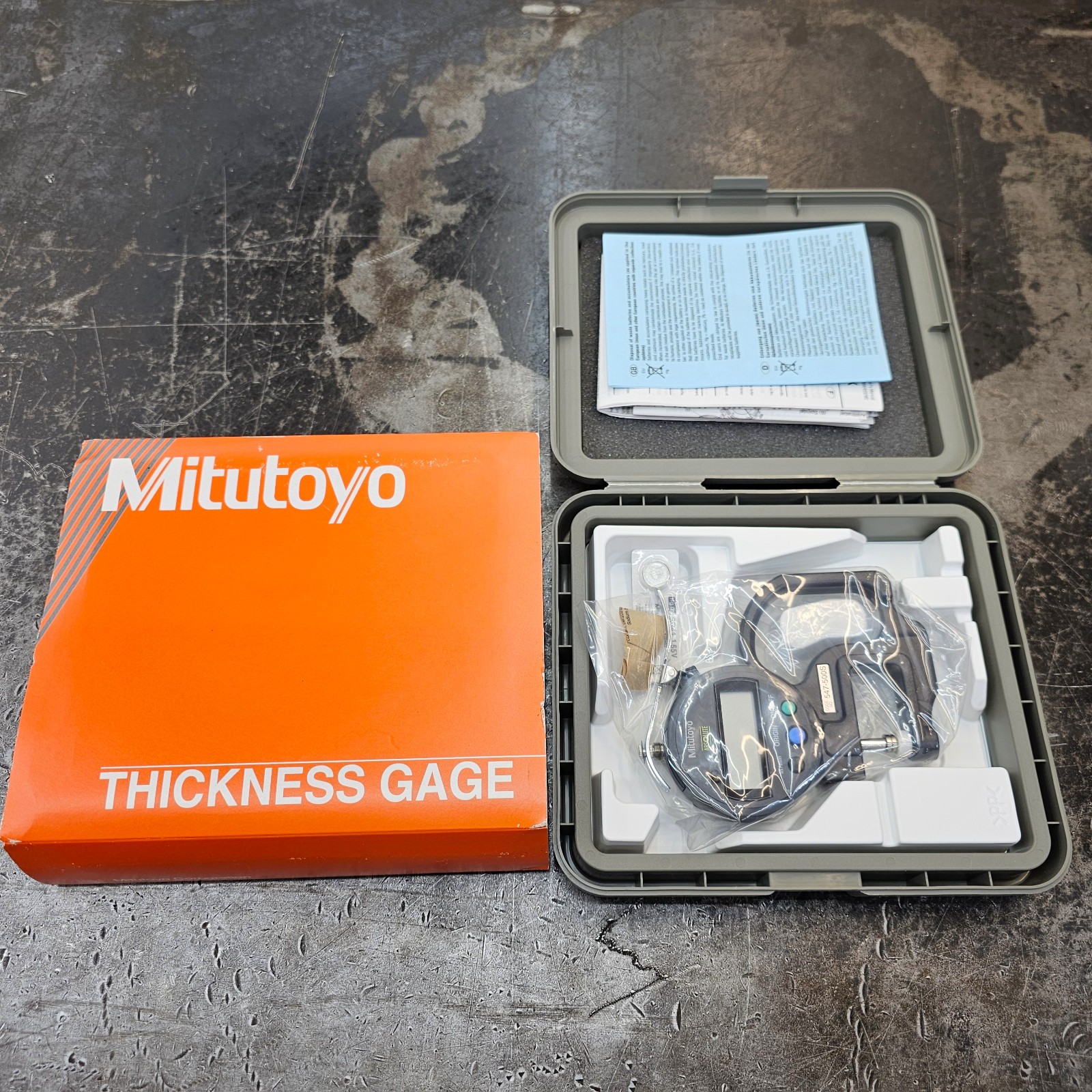 Mitutoyo 0-.47″ 0-12mm Digital Thickness Gage .0005″ .01mm Graduation 547-500S