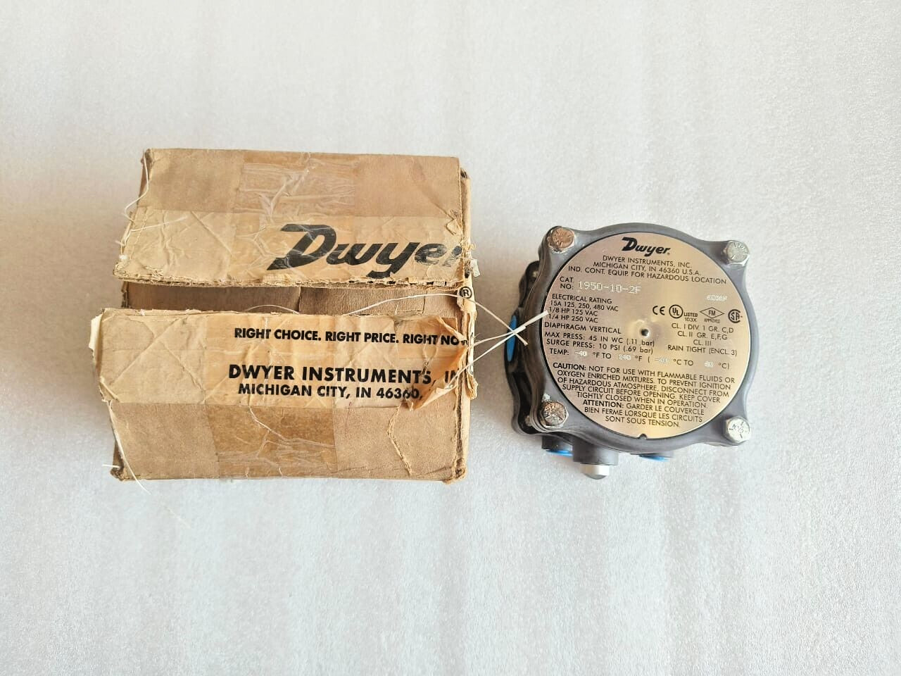 DWYER 1950-10-2F EXPLOSION PROOF DIFFRENTIAL PRESSURE SWITCH NEW# FREE SHIPPING.
