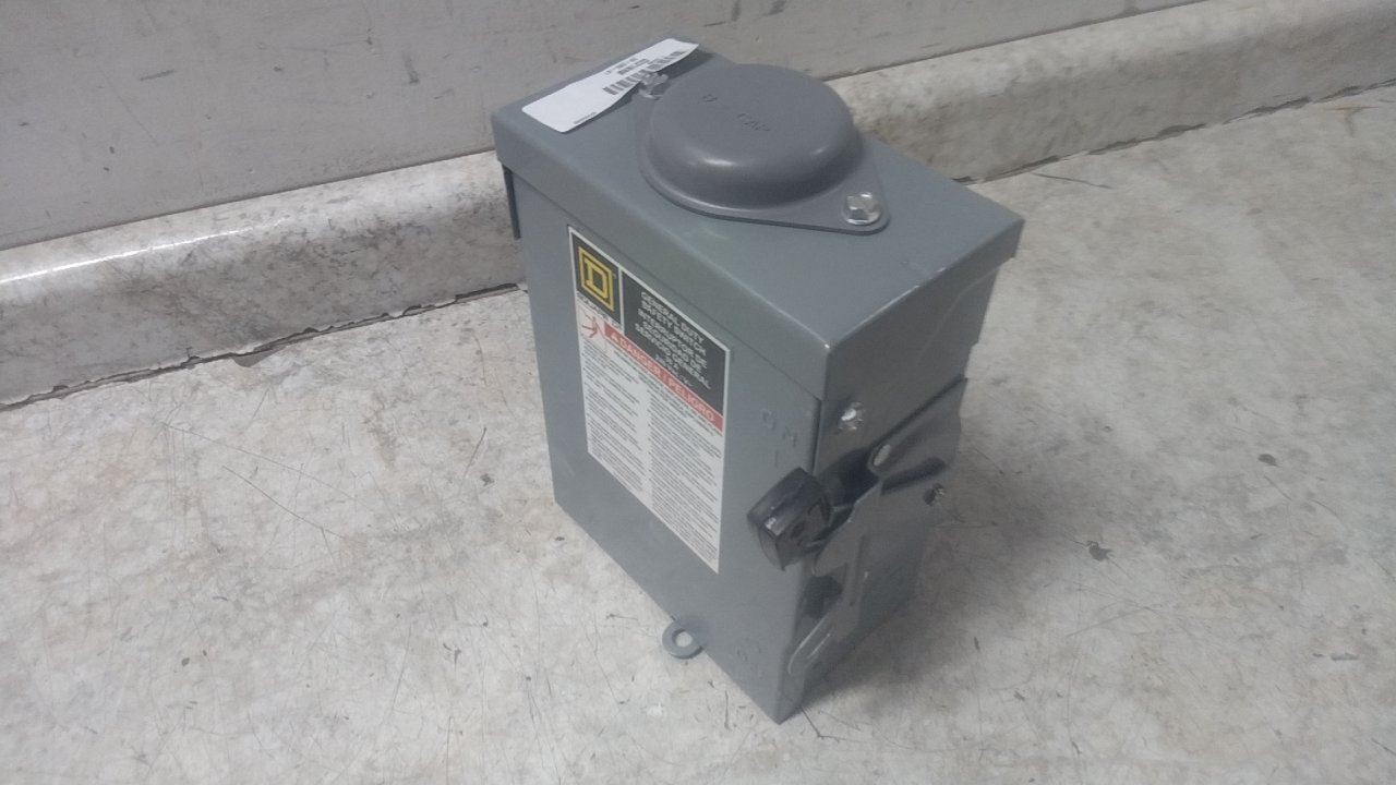 Square D D221NRB 240VAC 30 Amps Standard Duty Fusible Safety Switch
