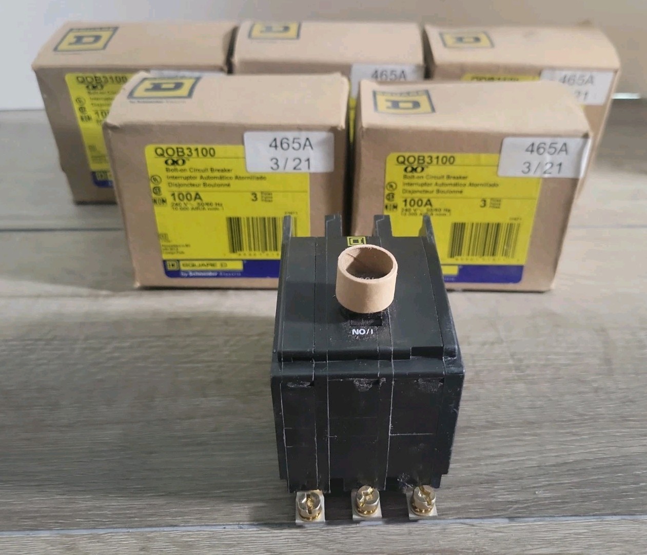 QOB3100 SQUARE D Circuit Breaker (QOB) Standard, 100A, 3-Phase 240 Vac, Bolt-On
