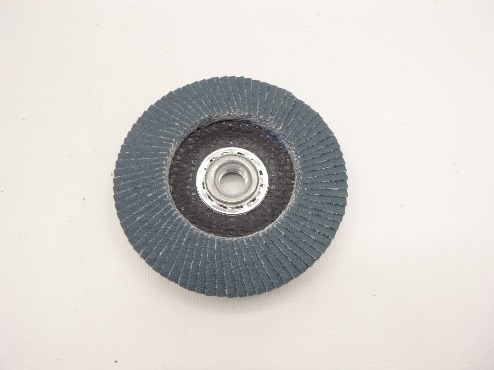 5 Pack Norton 4 1/2″ x 7/8″ Flap Disc P80 Grit 13,300 Max RPM R842, 120633322