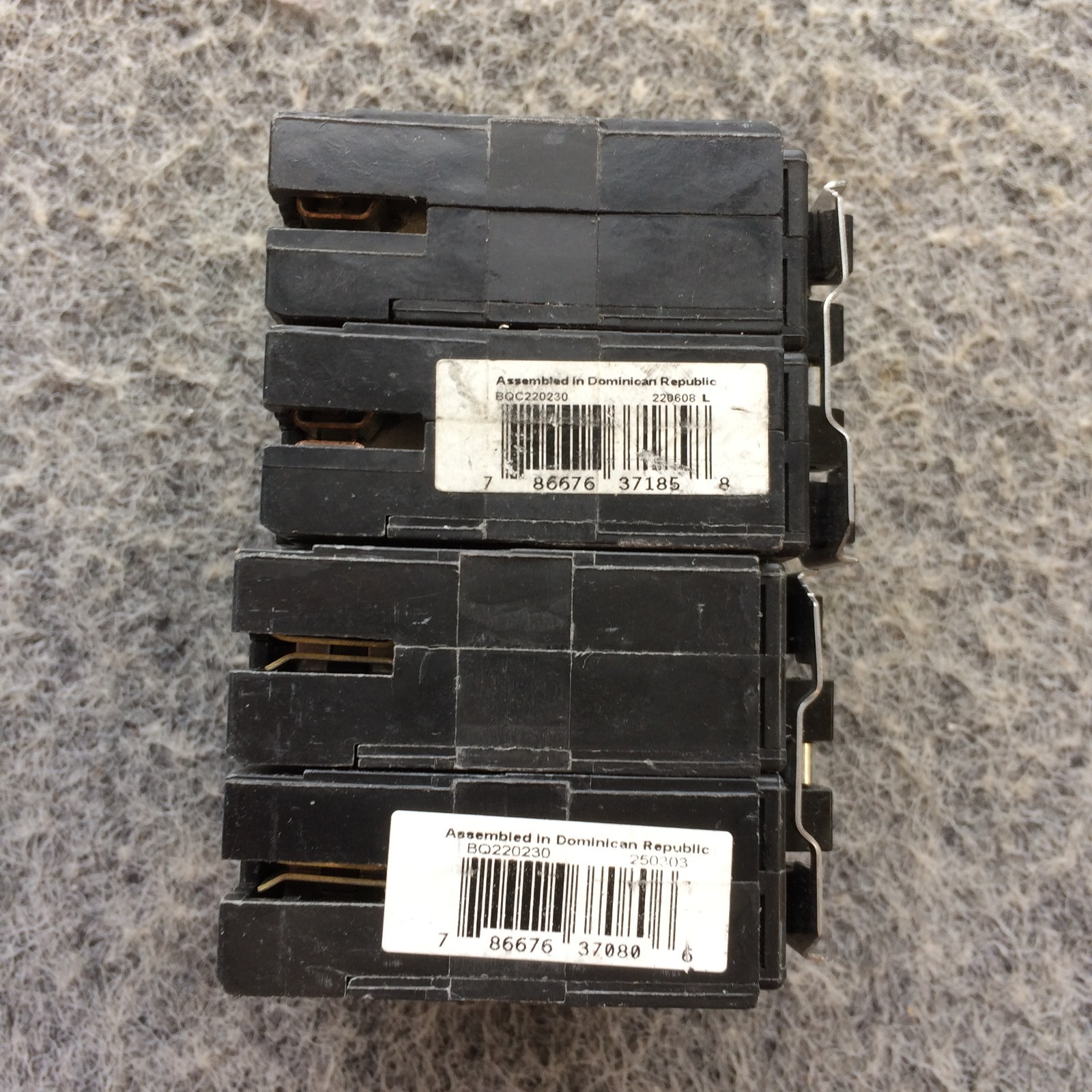Lot of 2 Eaton Quad 2 Pole 20A BQ220230 & BQC22030 Common & Non Common Trip NOS