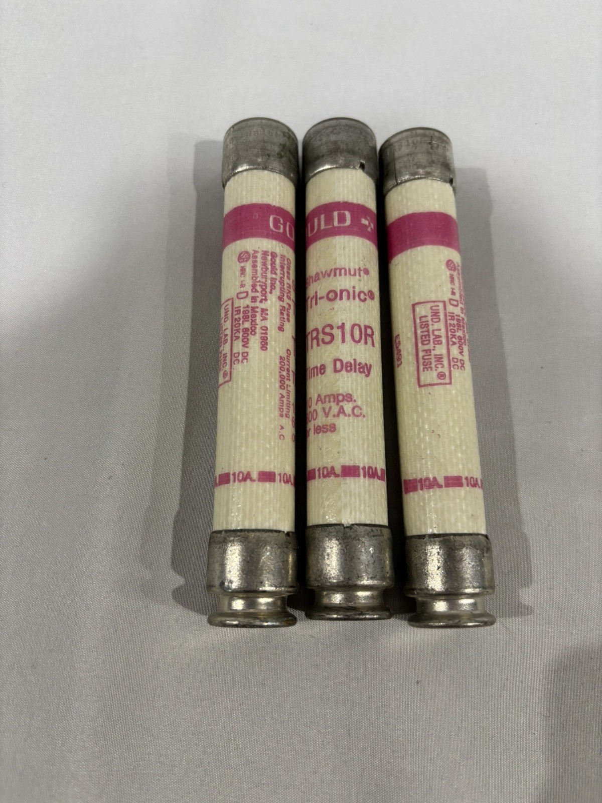 Lot Of 3 Gould Shawmut TRS10R Tri-onic 10A 600V Crack See Photos Good Test All 3