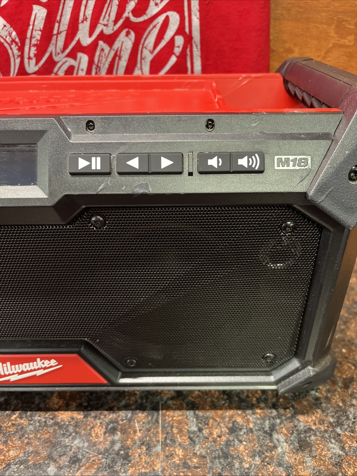 Milwaukee M18 18V Lithium-Ion Cordless Jobsite Radio (LOOK)