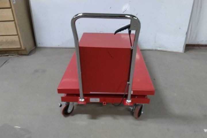 Dayton 4ZC18K 1,000 Lb Load Capacity Manual Mobile Scissor-Lift Table