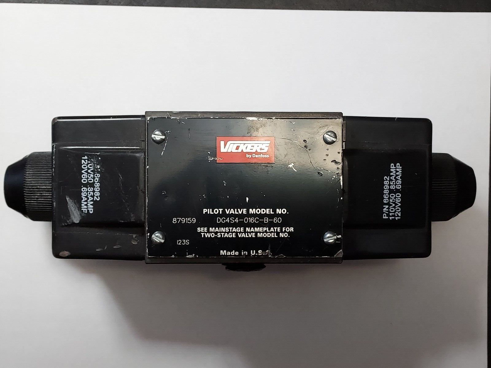 Vickers Pilot Valve 879159 DG4S4-016C-U-B-60 110V50 .85amp 120V60 .69amp