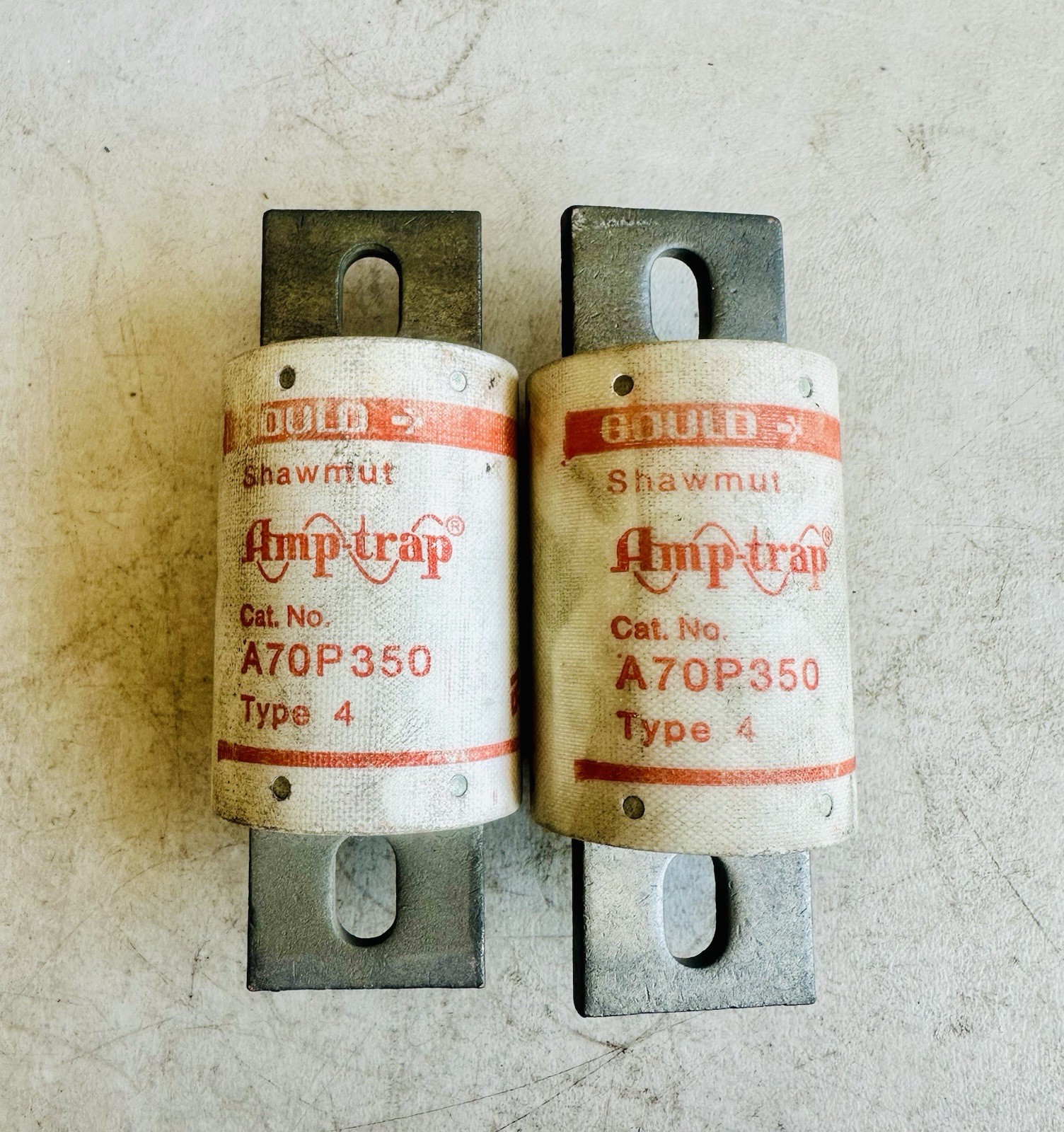 Lot Of 2! Gould Shawmut A70P350 Amp-Trap Fuse Type 4