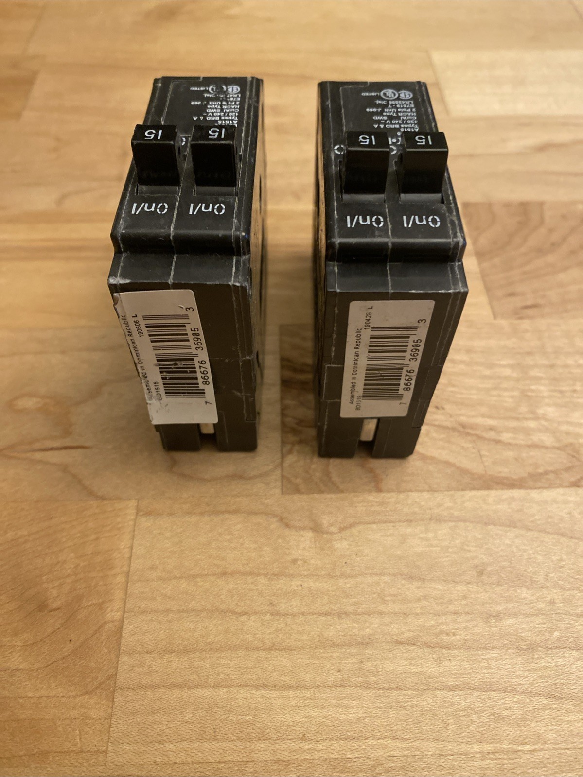 Eaton Cutler-Hammer BD1515 Tandem Circuit Breaker 2 Single Pole 15 Amp Lot of 2