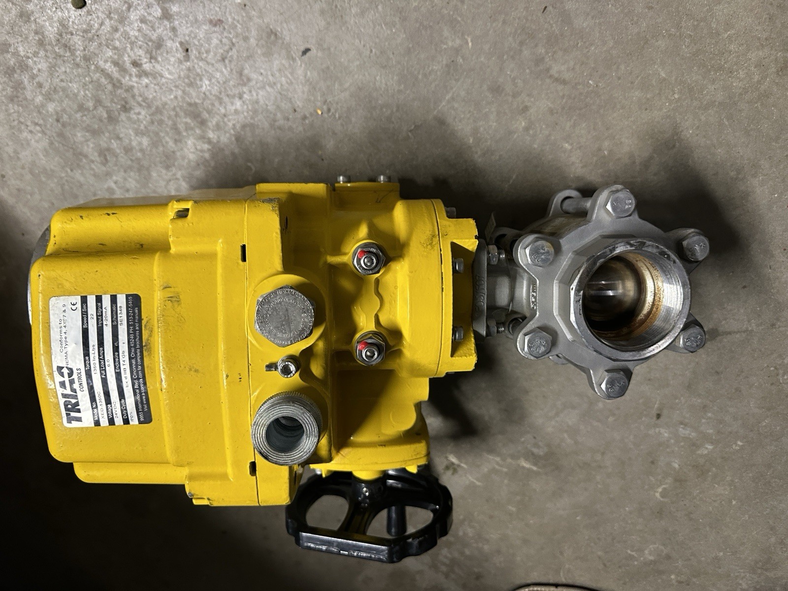 TRIAC CONTROLS XED-1350C ELECTRIC ACTUATOR 1350 IN-LBS 24VDC W/ 2” NPT Full Port