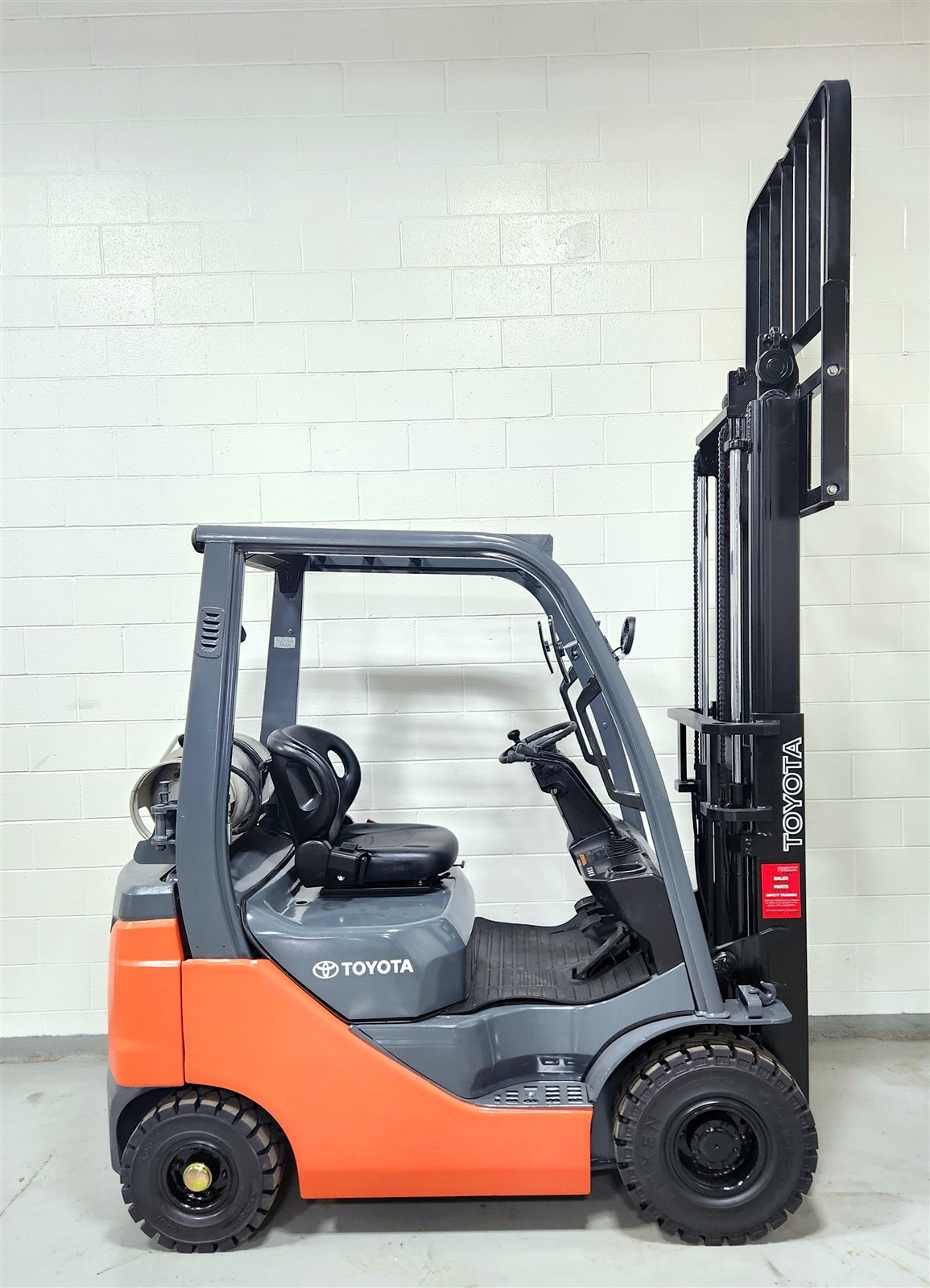 2020 TOYOTA 3000 LB LPG PNEUMATIC FORKLIFT 8FGU15 AIR TIRES