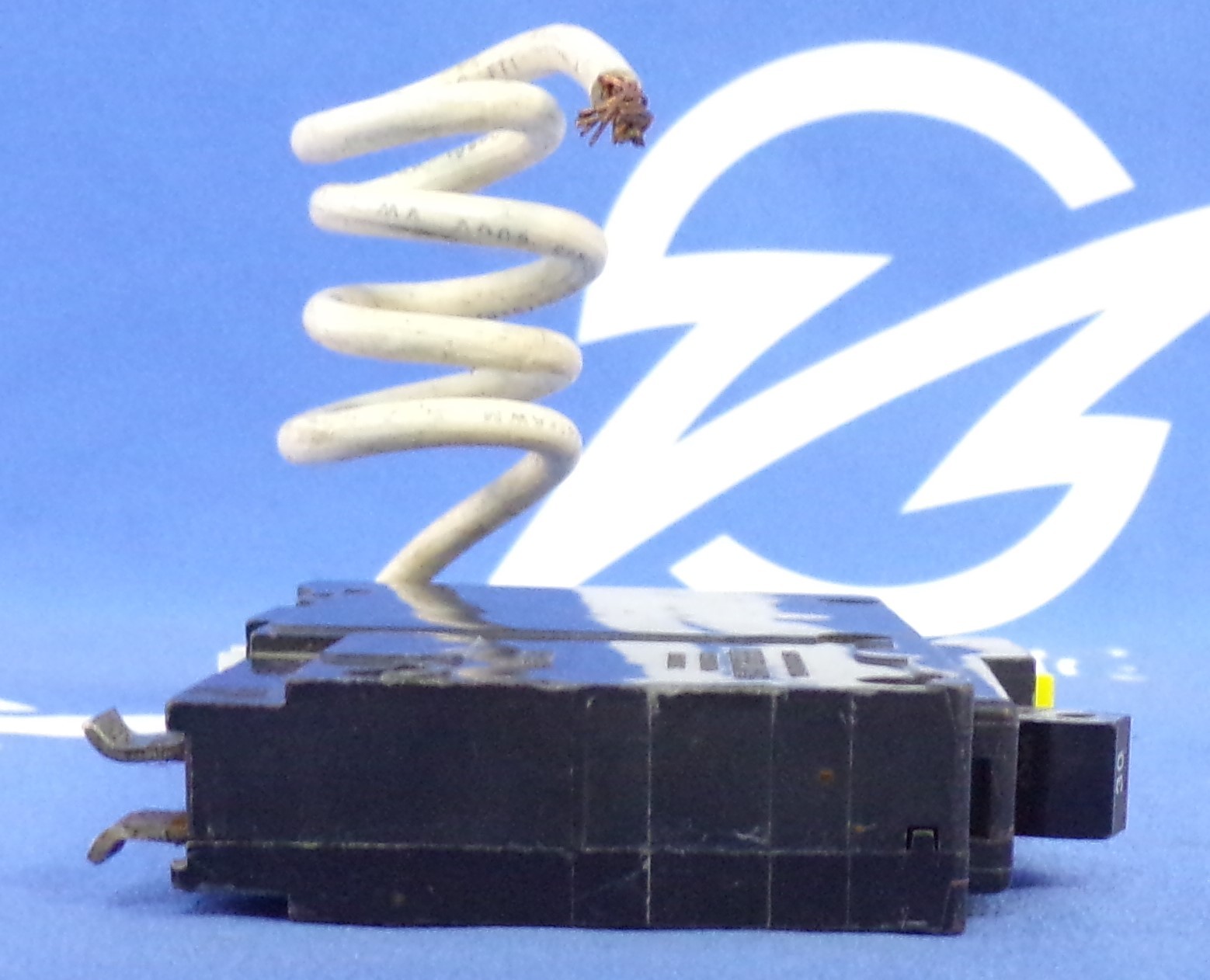 SQUARE D CIRCUIT BREAKER QO130GFI 30A 120V 1P 10k W/ GFI 1YR WARRANTY