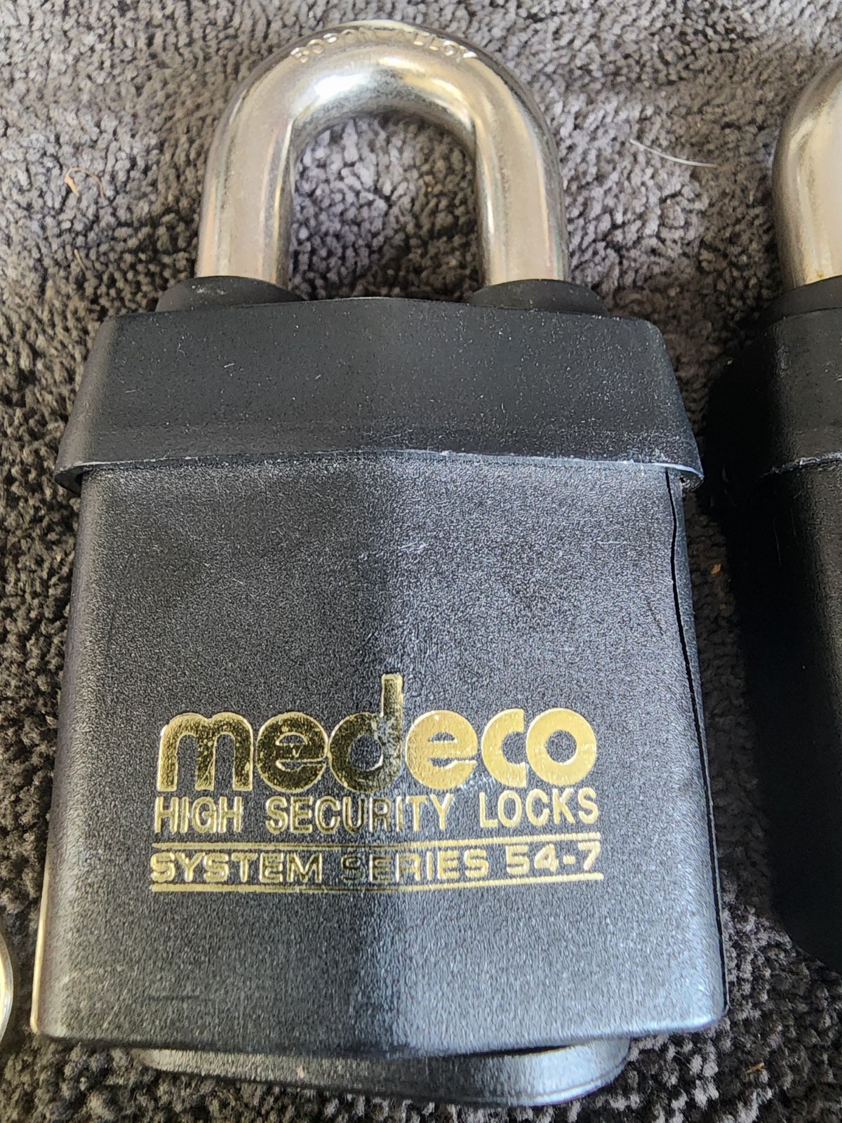 4 MEDECO Padlocks KEYED ALIKE 54 SerieS Weather Guard Heavy DUTY.