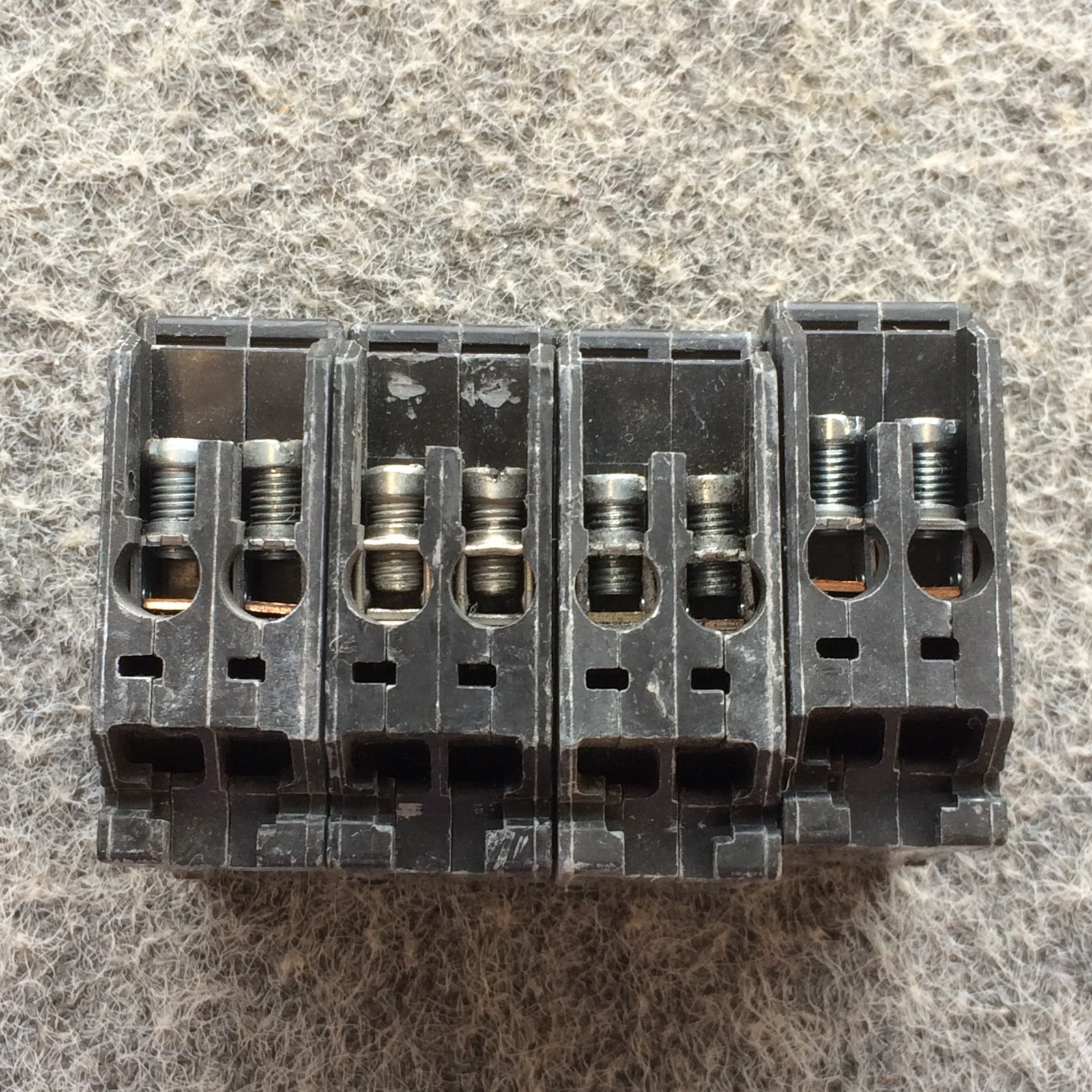 Eaton BR2020 DNPL2020 Single Two Pole circuit breaker Lot Of 4 NOS