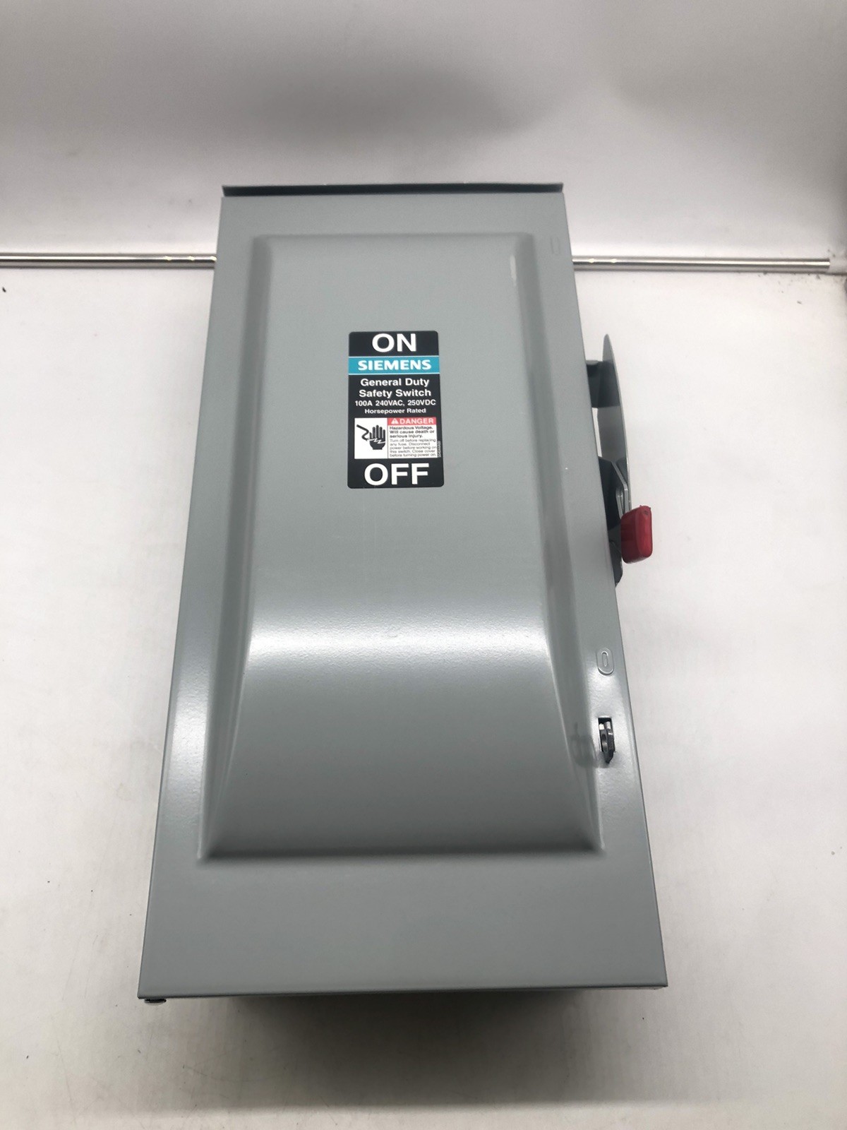 Siemens GF323NR 100 Amp 240 VAC 3 Pole NEMA 3R Outdoor Fusible Disconnect *